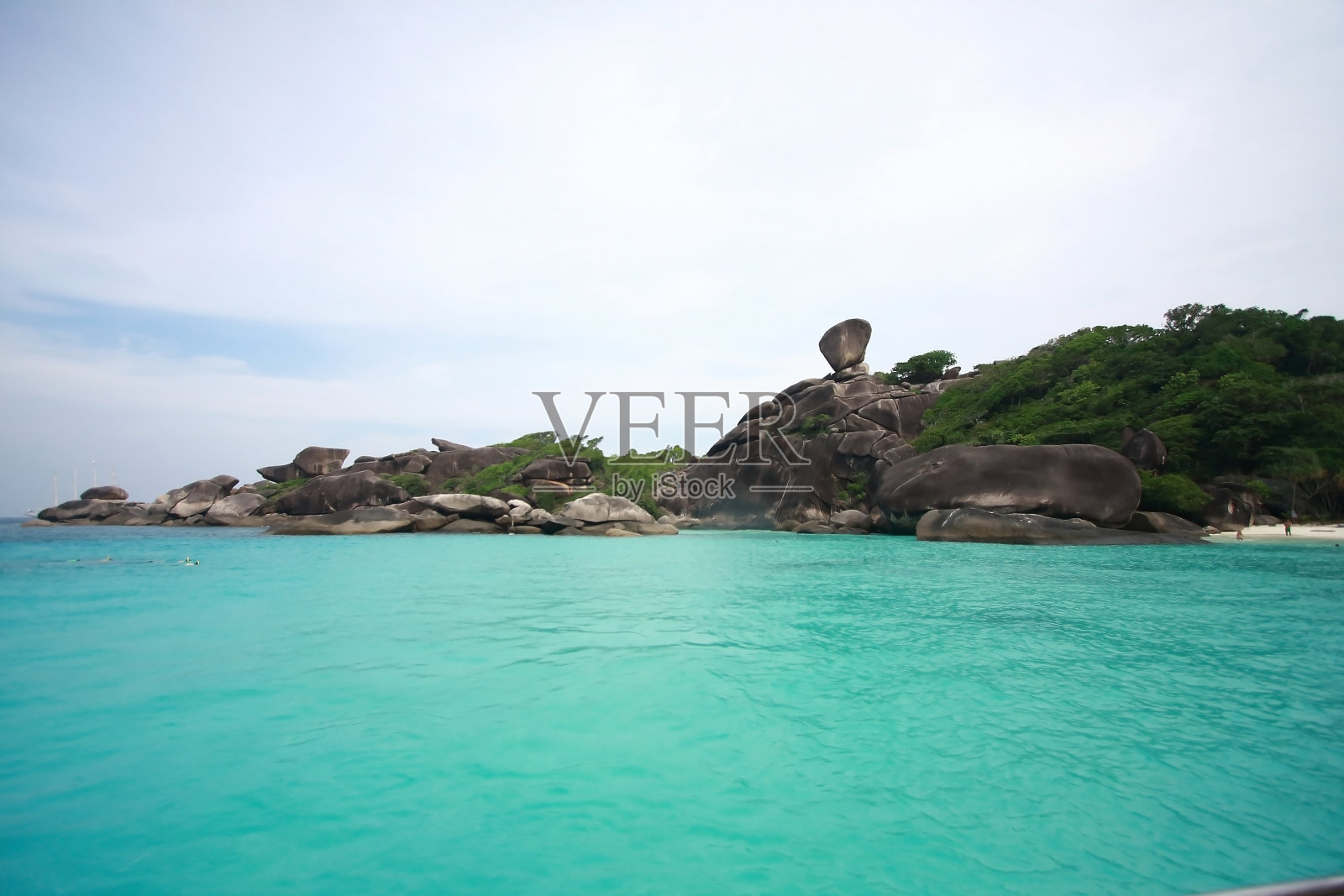 泰国群岛的斯米兰岛国家公园，美丽的大海，清澈的天空，白色的大海照片摄影图片