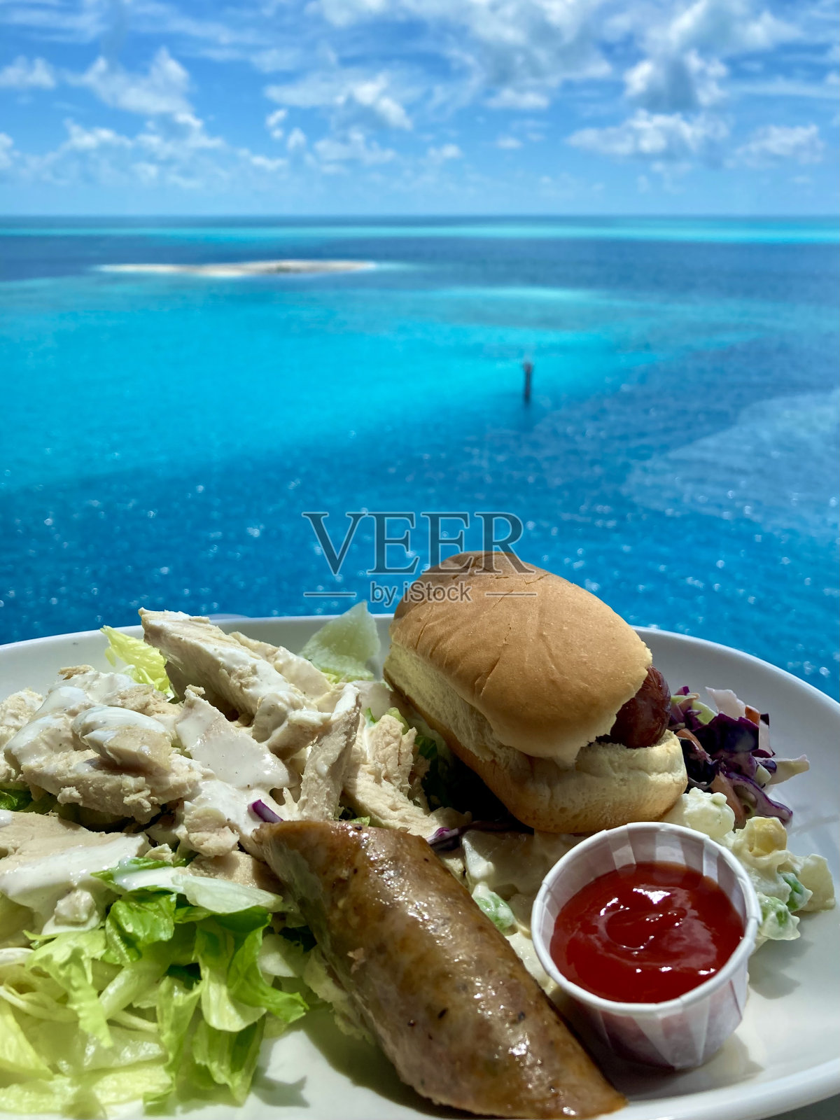 皮克尼克在海上照片摄影图片