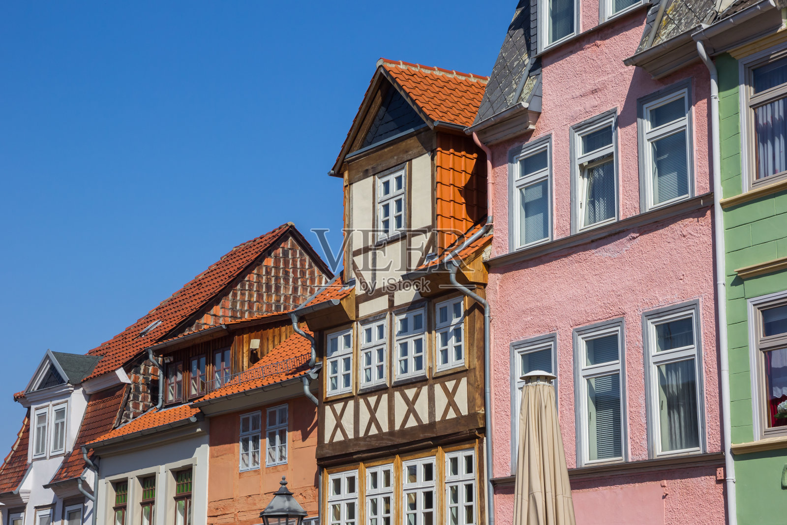 赫尔姆斯泰特历史建筑的彩色立面照片摄影图片