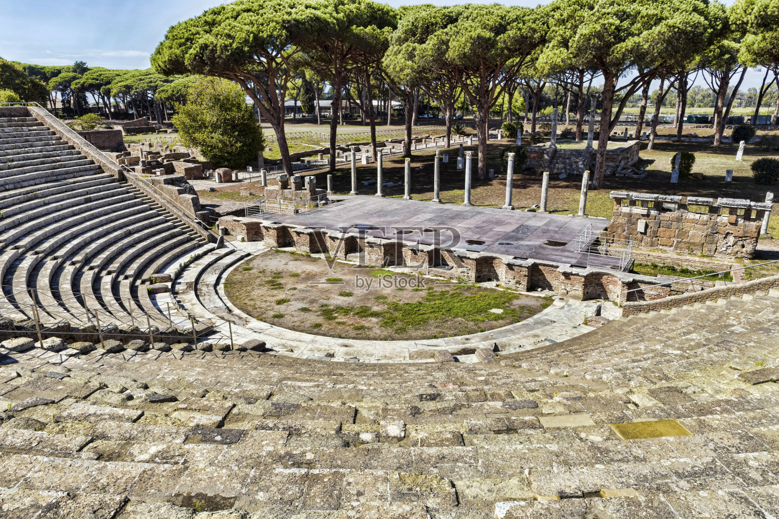 古罗马剧院的奥斯蒂亚安蒂卡，一个保存完好的挖掘和非常有启发性的地方，过去潜水照片摄影图片