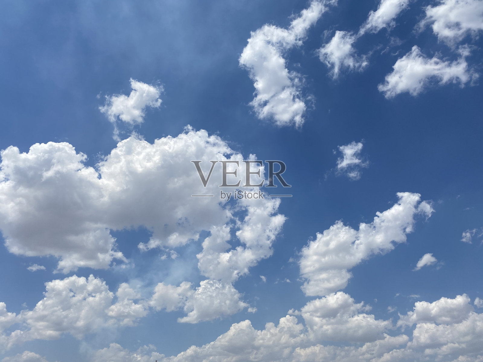 蓝天白云特写镜头照片摄影图片