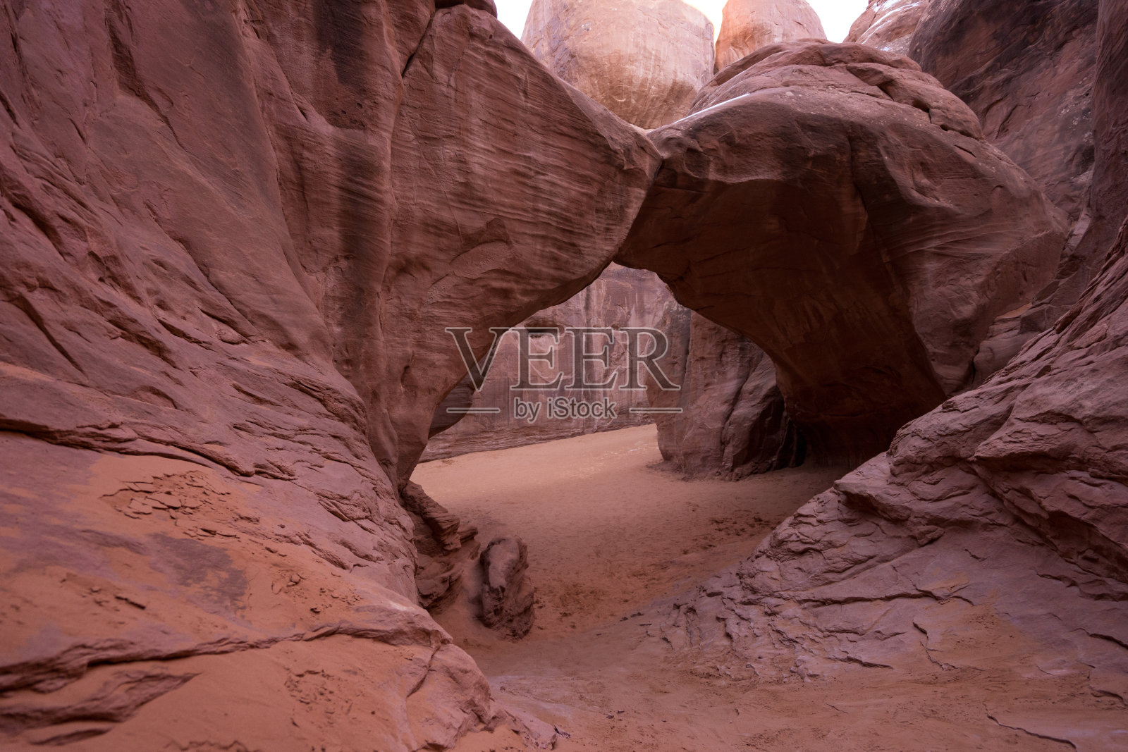 拱门国家公园的桑杜恩拱门照片摄影图片