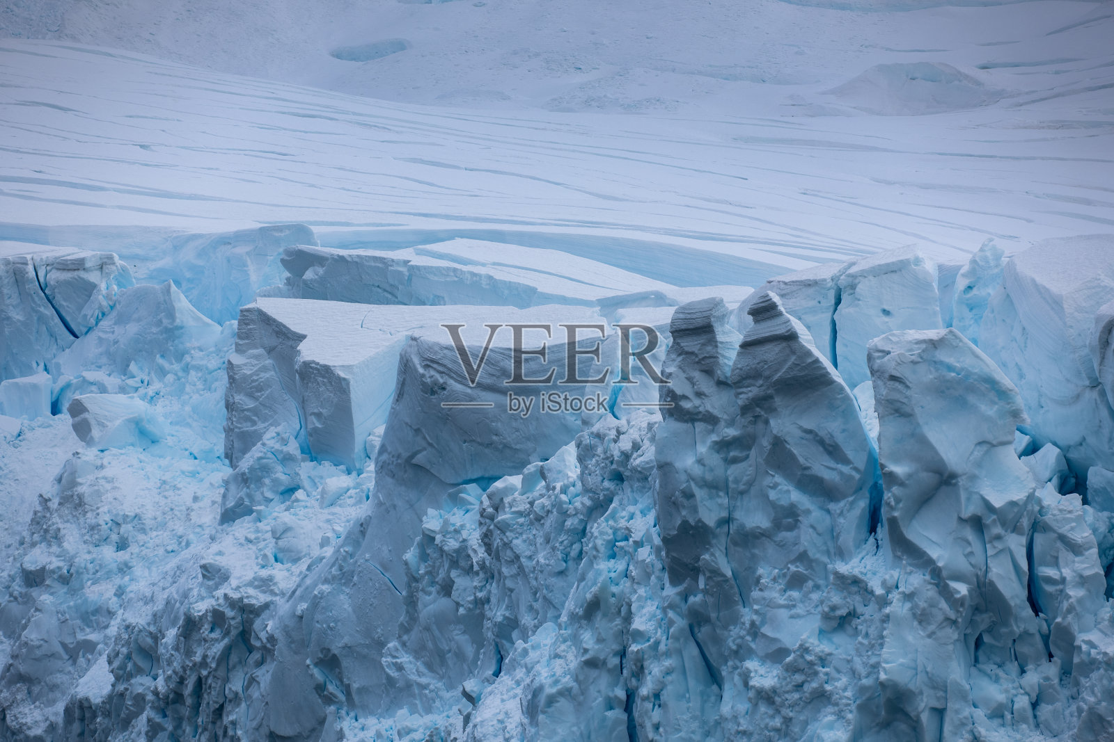 Neko港的冰山顶端照片摄影图片
