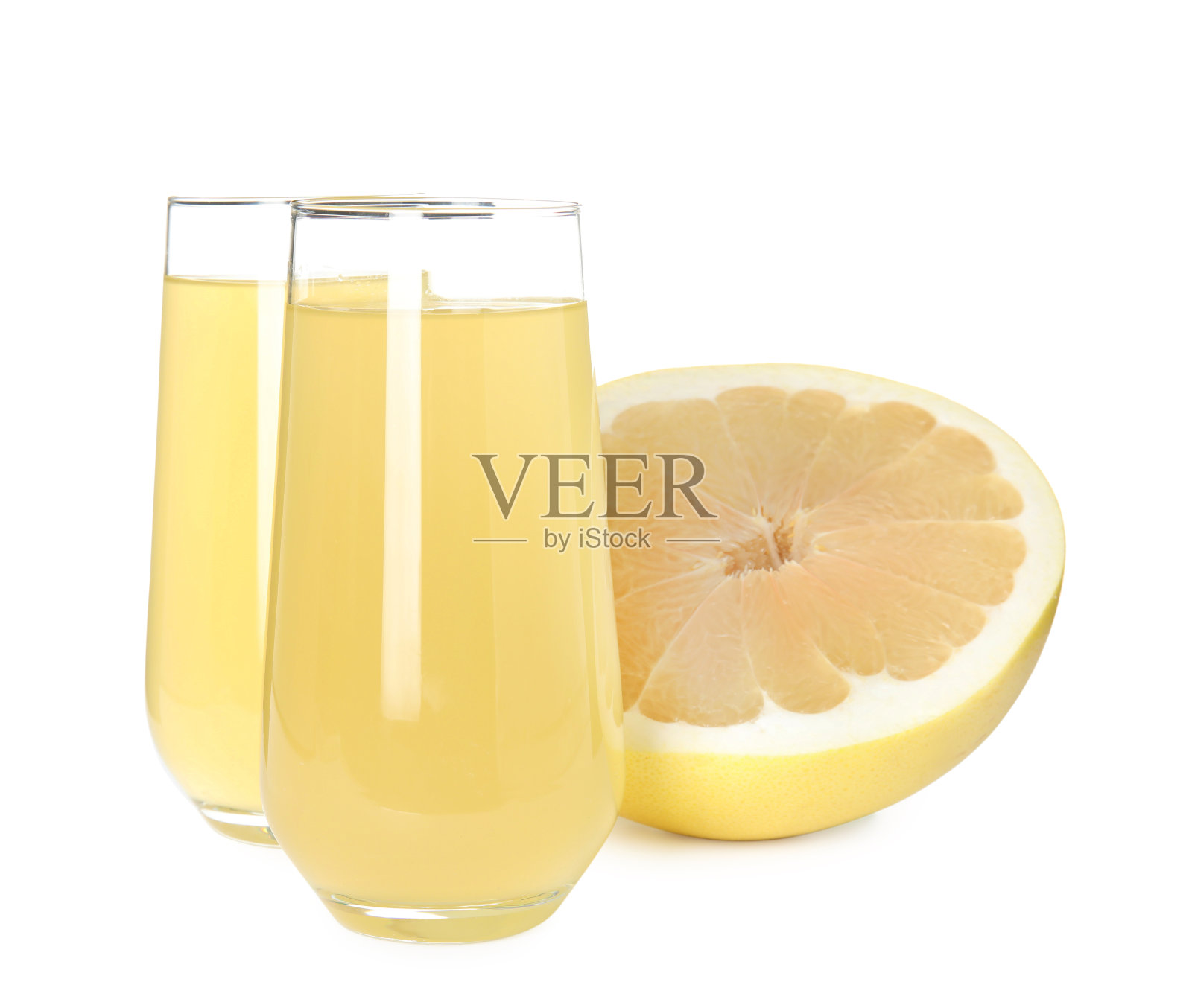 一杯新鲜的柚子汁和水果隔离在白色照片摄影图片