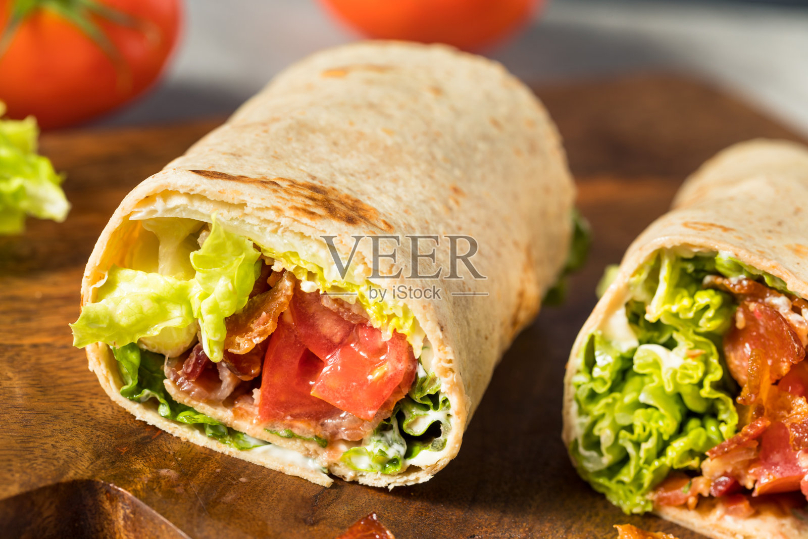 自制培根生菜番茄番茄三明治卷照片摄影图片