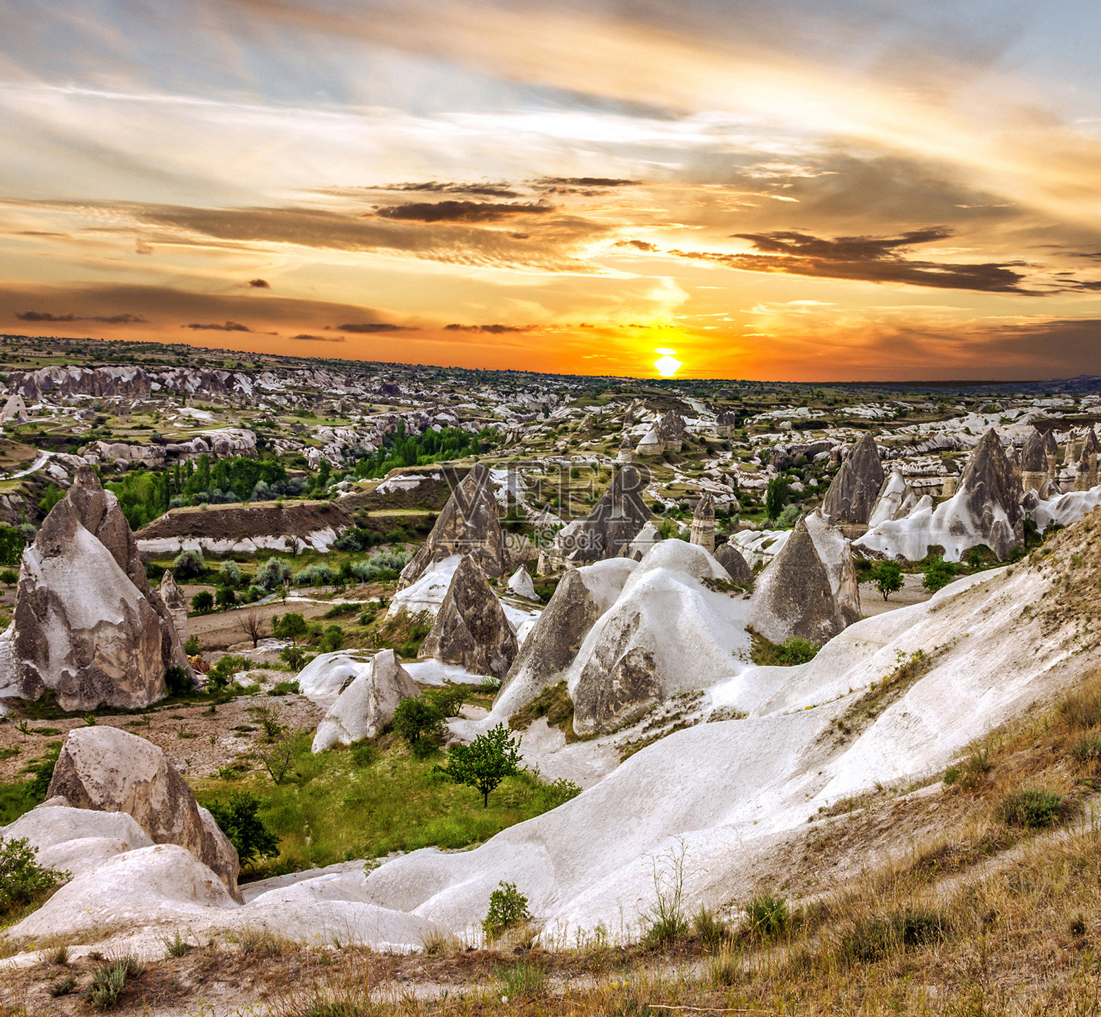 岩石景观日落，卡帕多西亚，土耳其照片摄影图片