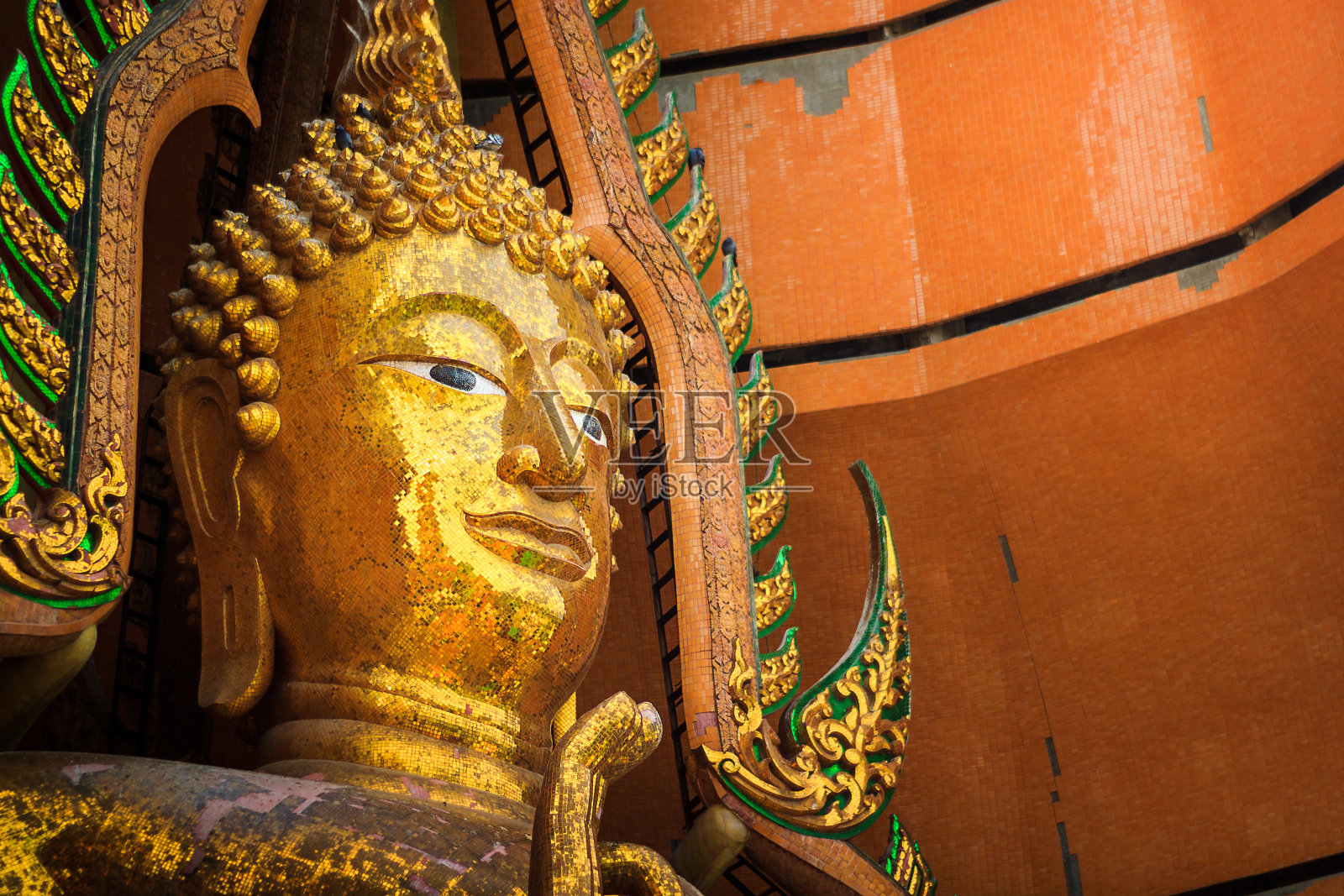 泰国北碧美丽的大佛雕塑照片摄影图片