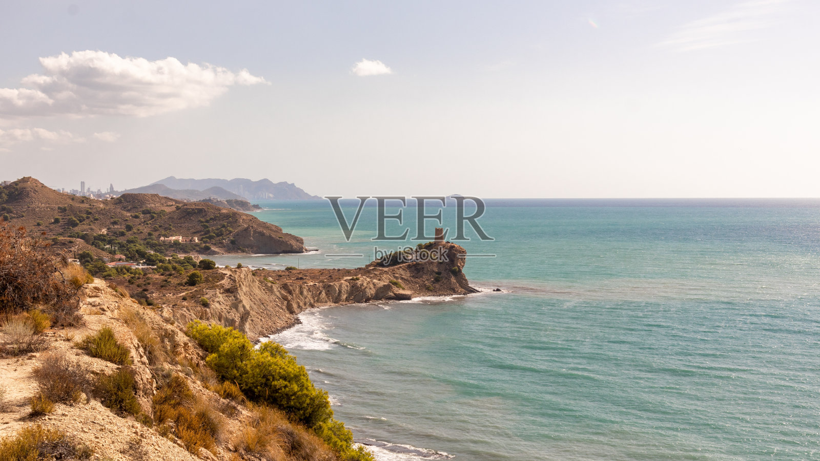 悬崖、海滩和大海照片摄影图片