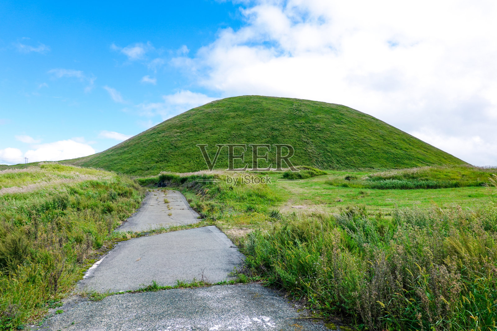 麻生全景线地标“平衡的小兽卡(火山)”照片摄影图片