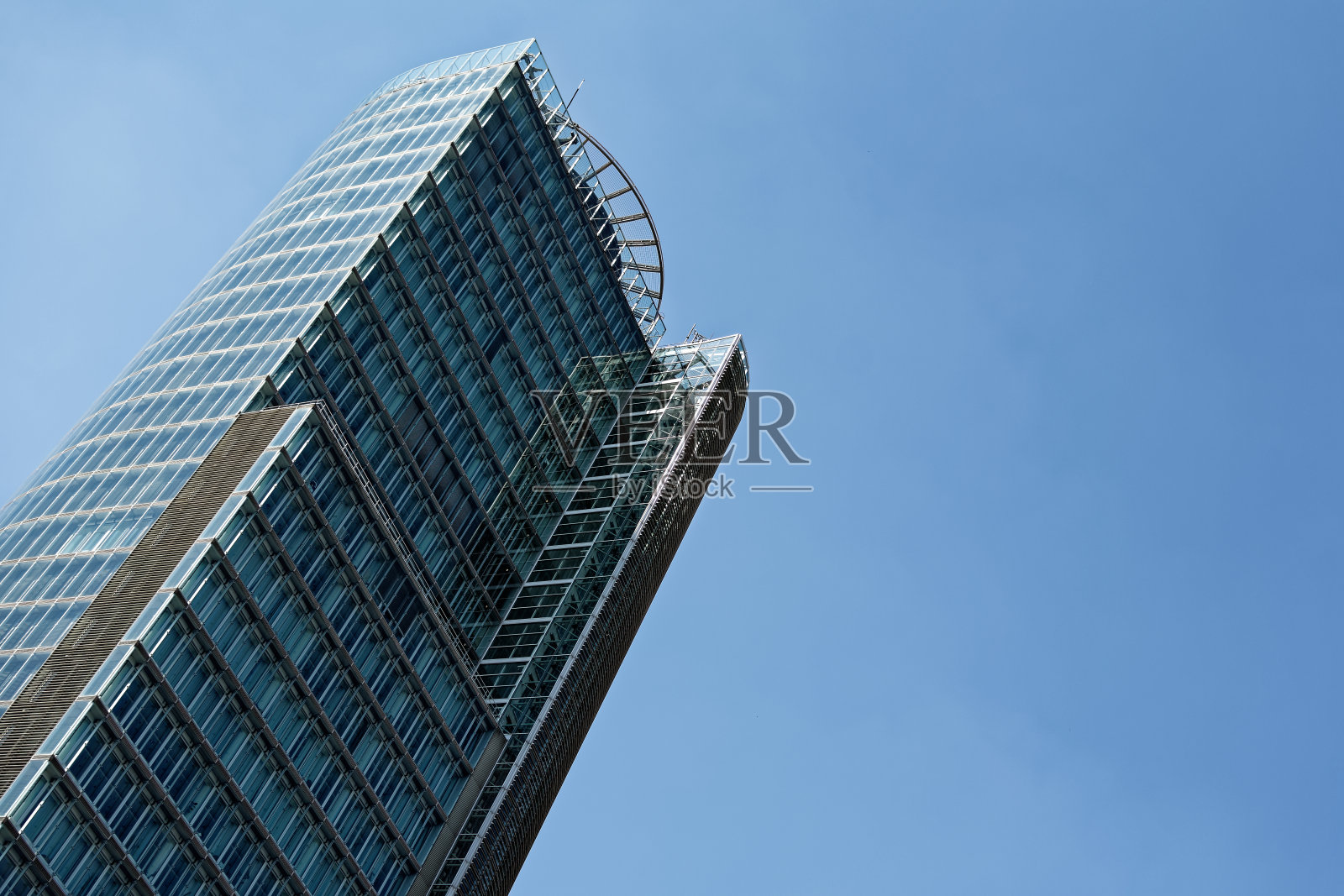 高大的新玻璃建筑照片摄影图片