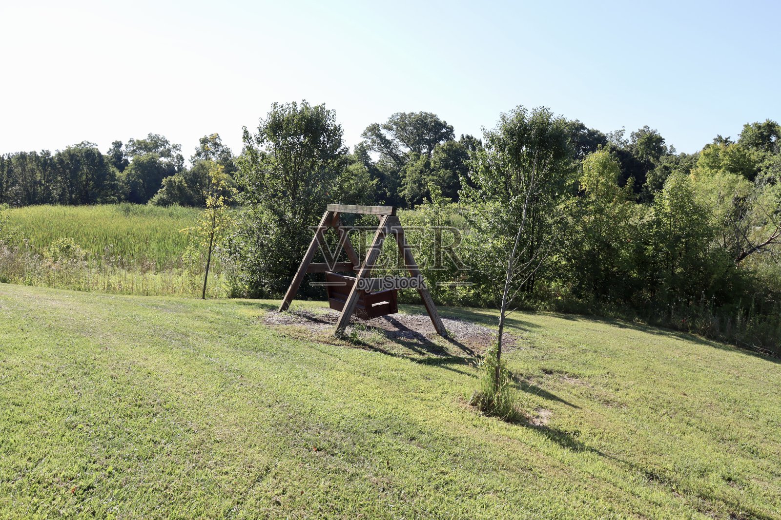 木头摆台照片摄影图片