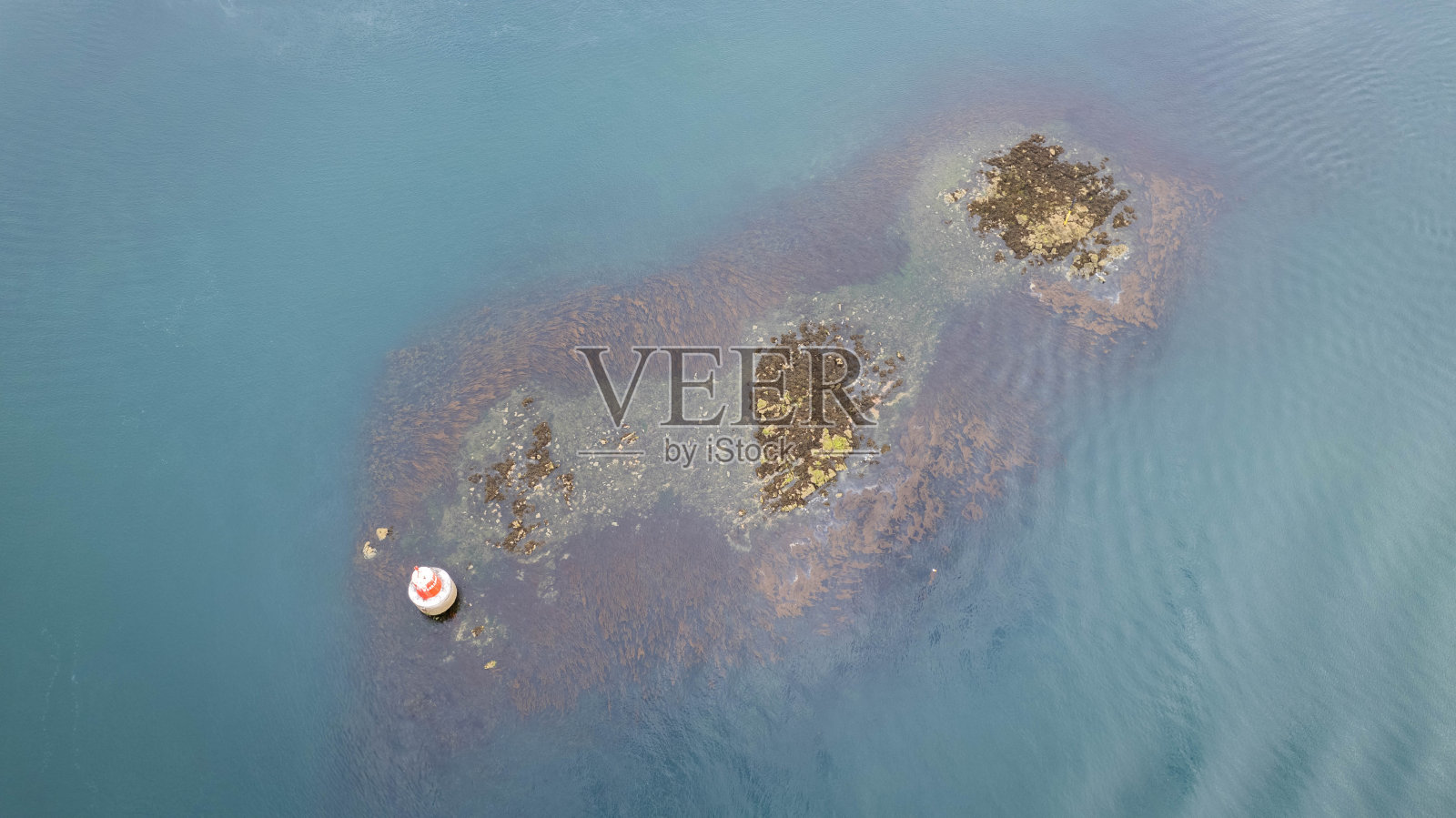 小岛中部的莫比汉高尔夫球场无人机拍摄照片摄影图片