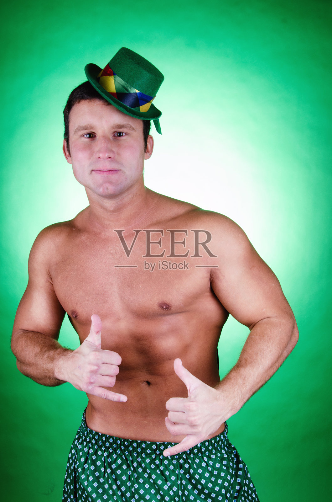 圣帕特里克节。有趣的性感的家伙。照片摄影图片