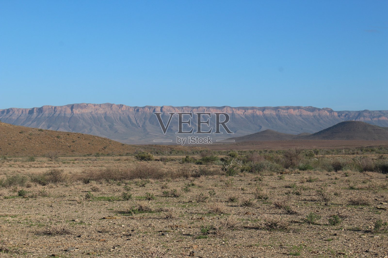 Hardap地区的农田景观，面向纳米布-瑙克卢夫特山脉照片摄影图片