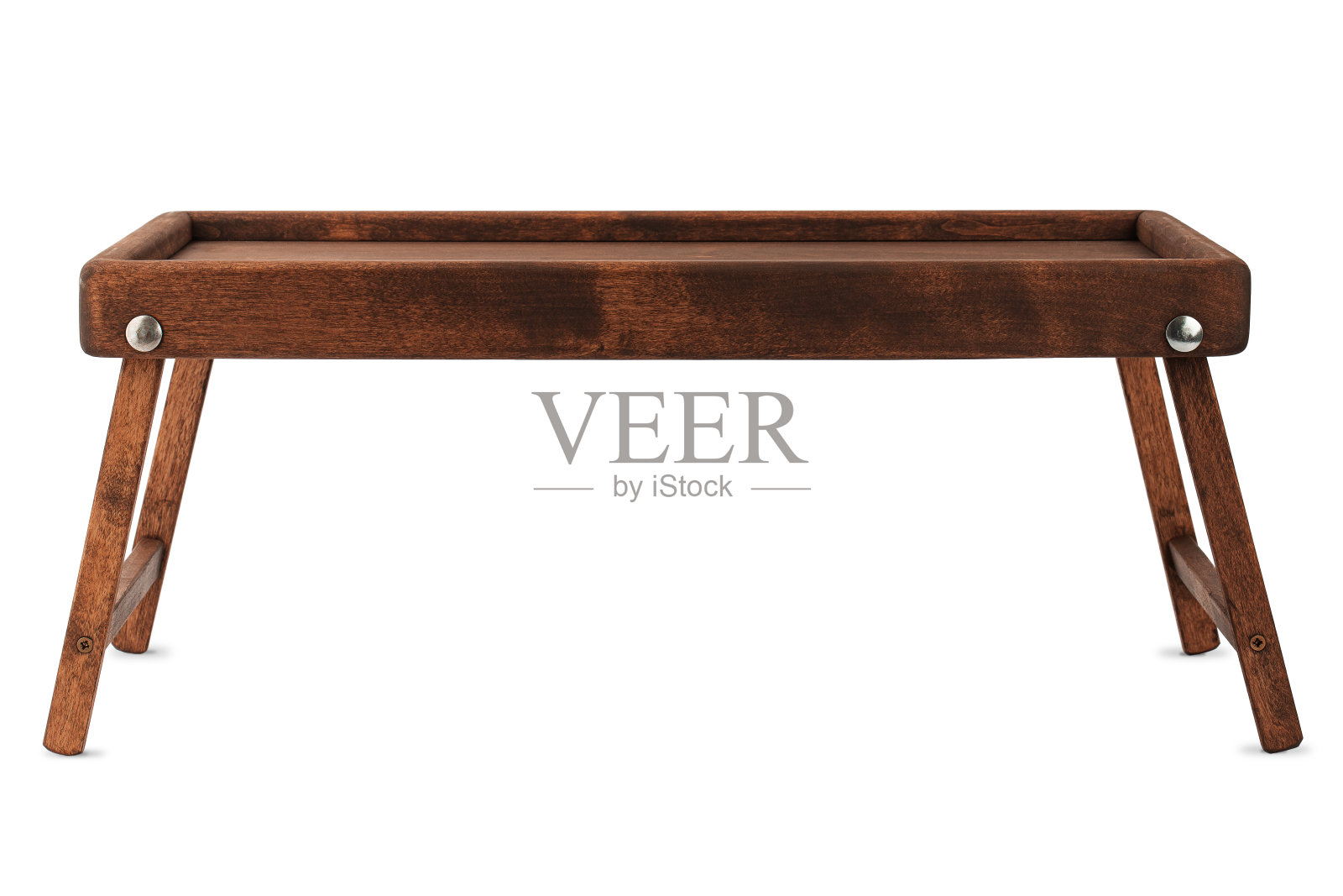 咖啡桌由天然木材制成，有折叠腿，孤立在白色背景上照片摄影图片