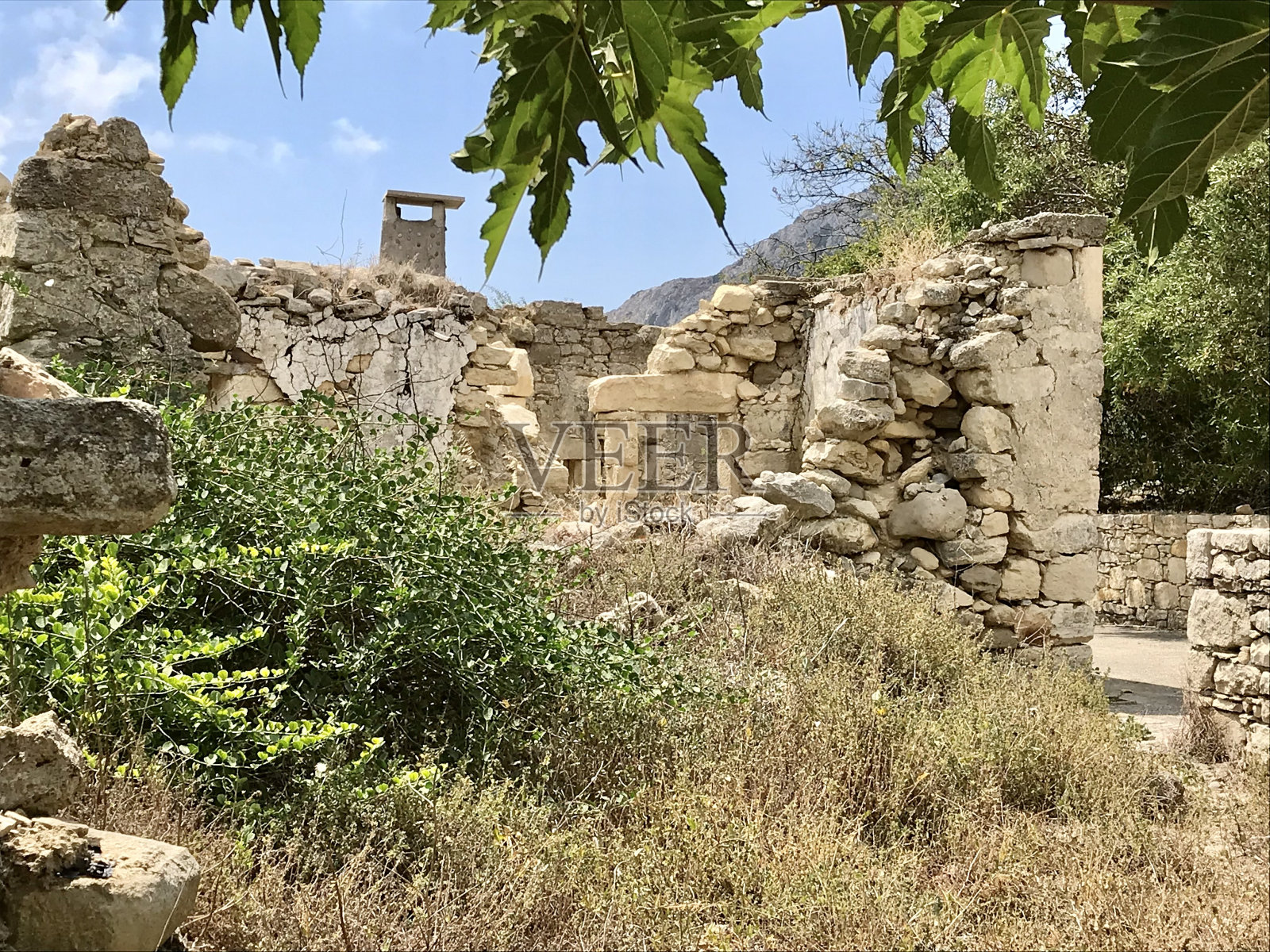 希腊-克里特岛-伊提亚古老的被摧毁的村庄。照片摄影图片