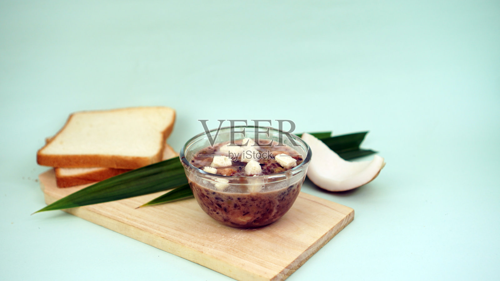 印尼街头小吃(马杜罗绿豆粥)(马杜罗绿豆粥)。照片摄影图片