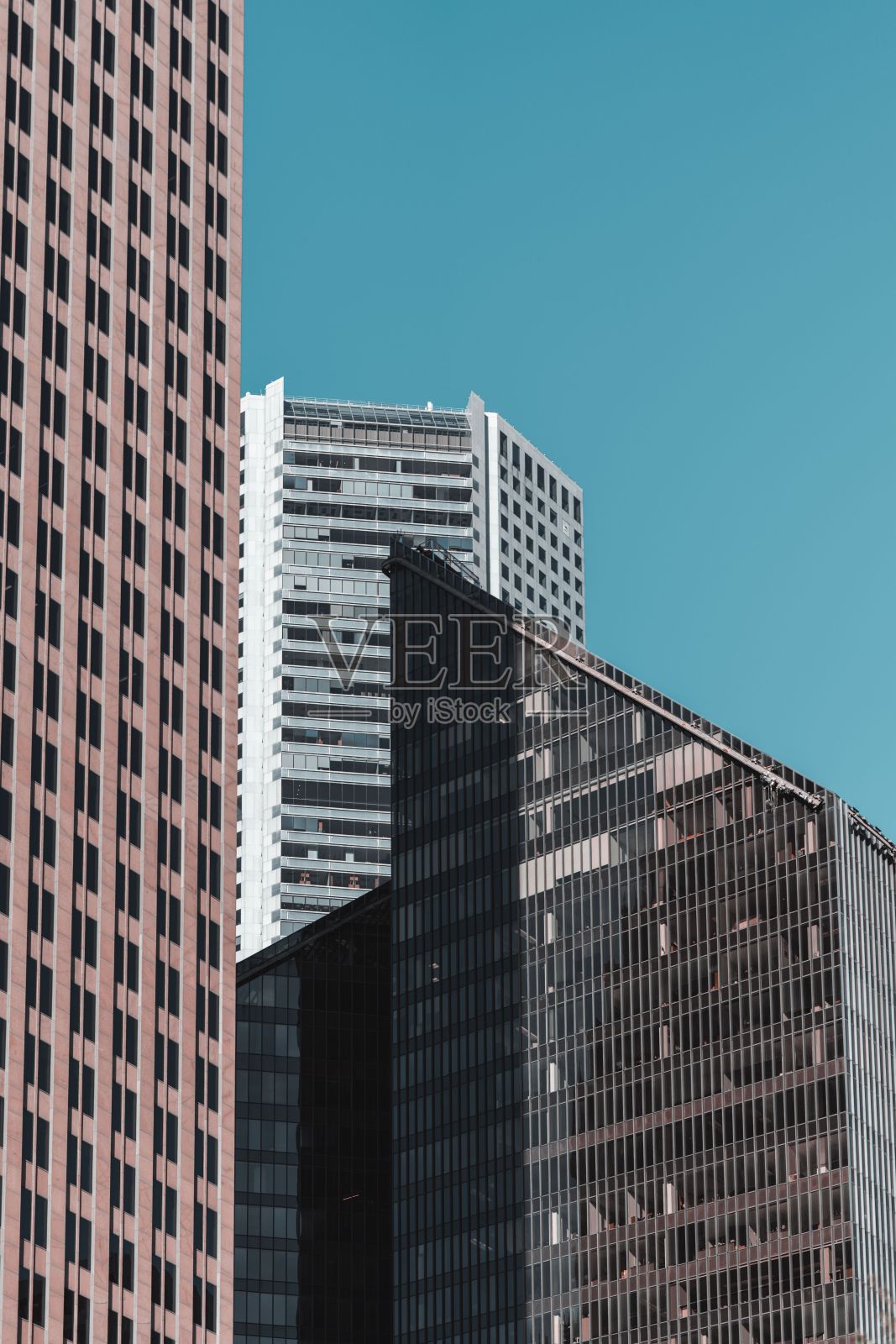 几个现代摩天大楼的低角度照片摄影图片