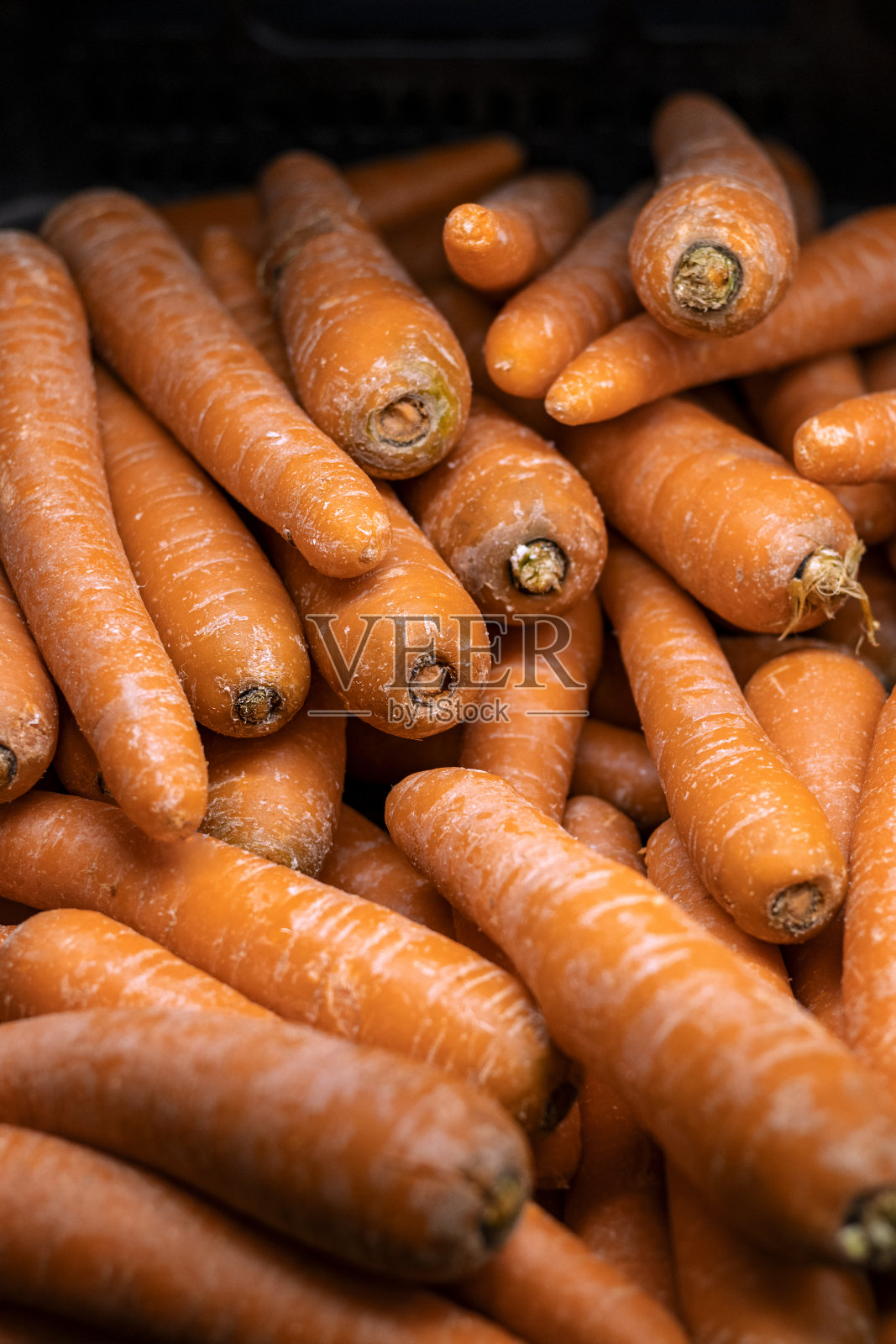 橙色的胡萝卜。拥有高品质产品的西班牙蔬菜水果商。照片摄影图片