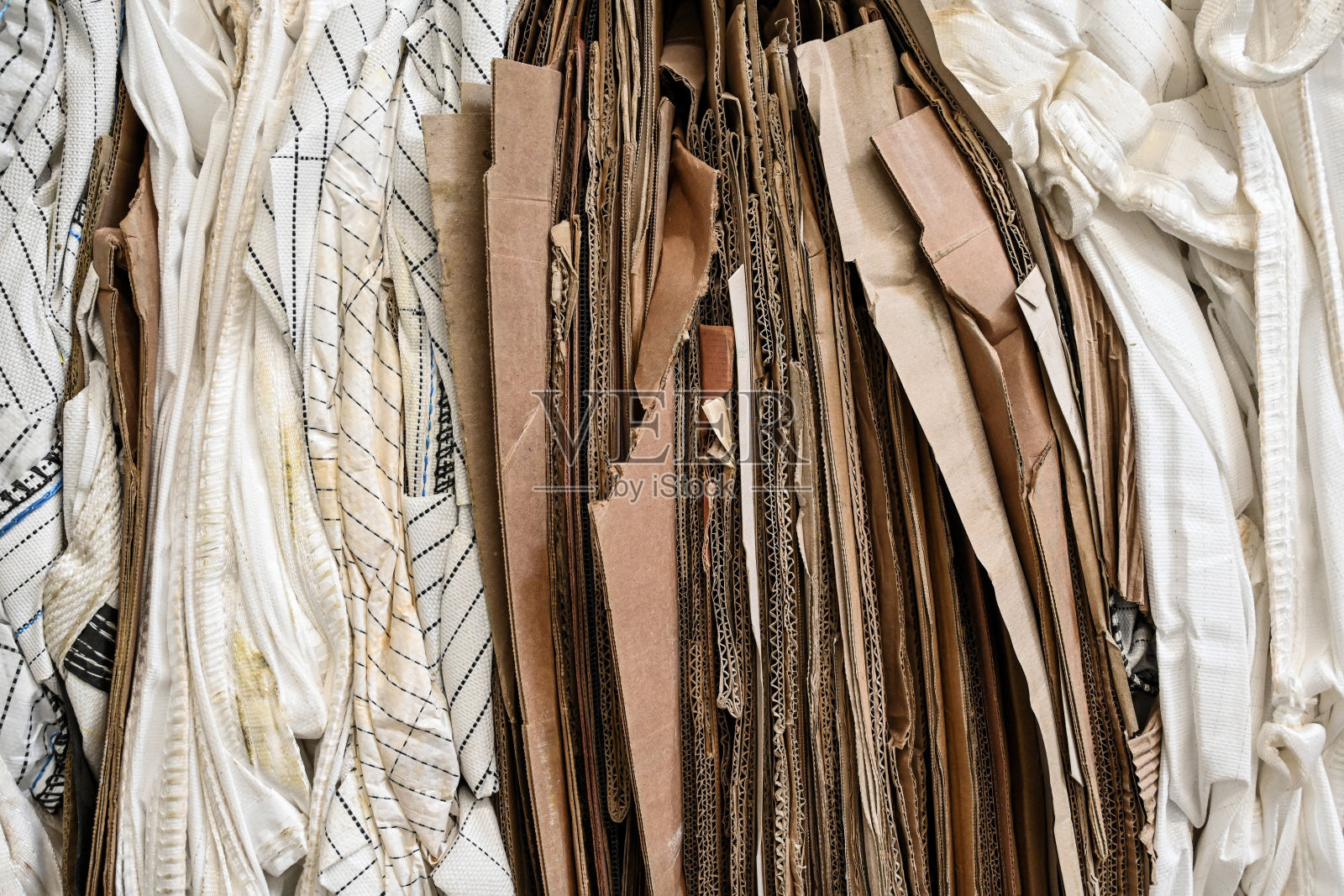 回收袋及纸板照片摄影图片