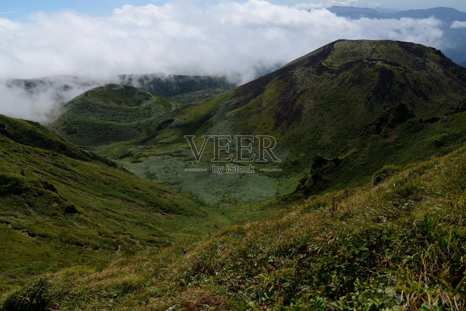 从秋田小岳竹山看姆明谷照片摄影图片