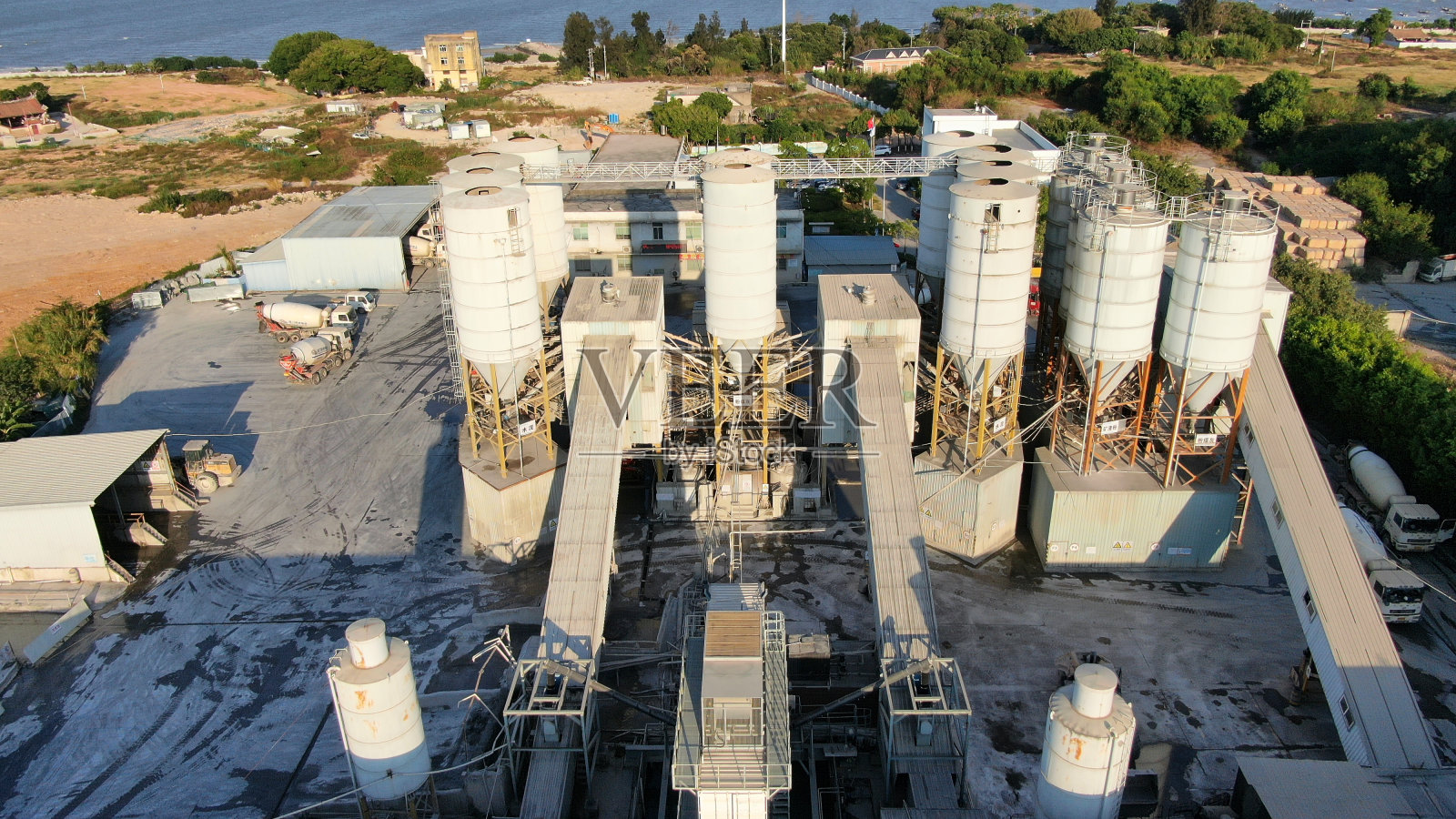 小型水泥搅拌装置照片摄影图片