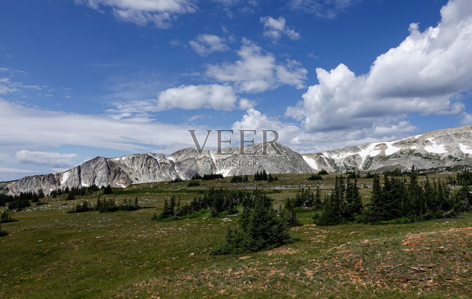 雪岭，怀俄明州的夏天。照片摄影图片