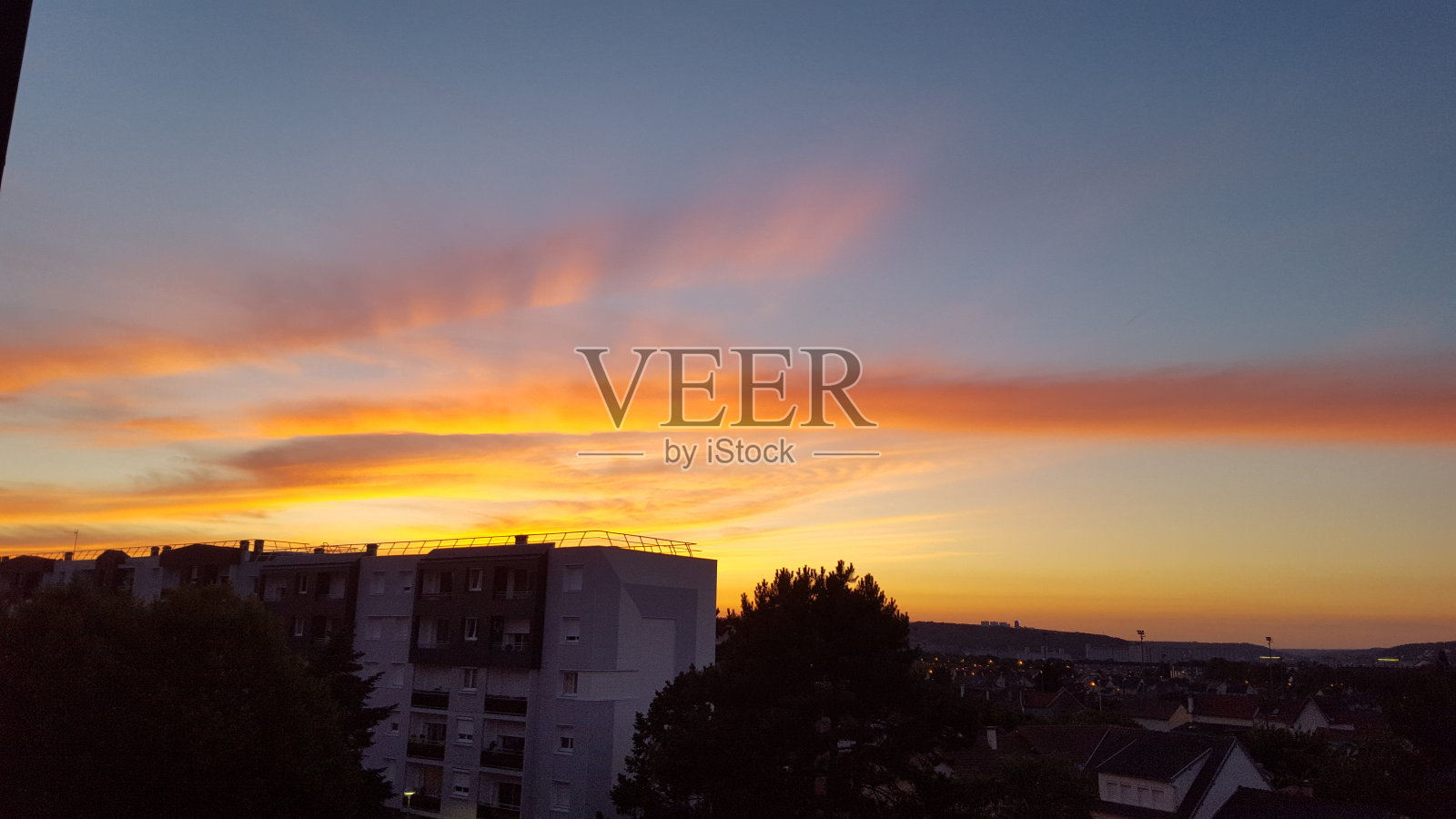 天空和太阳照片摄影图片