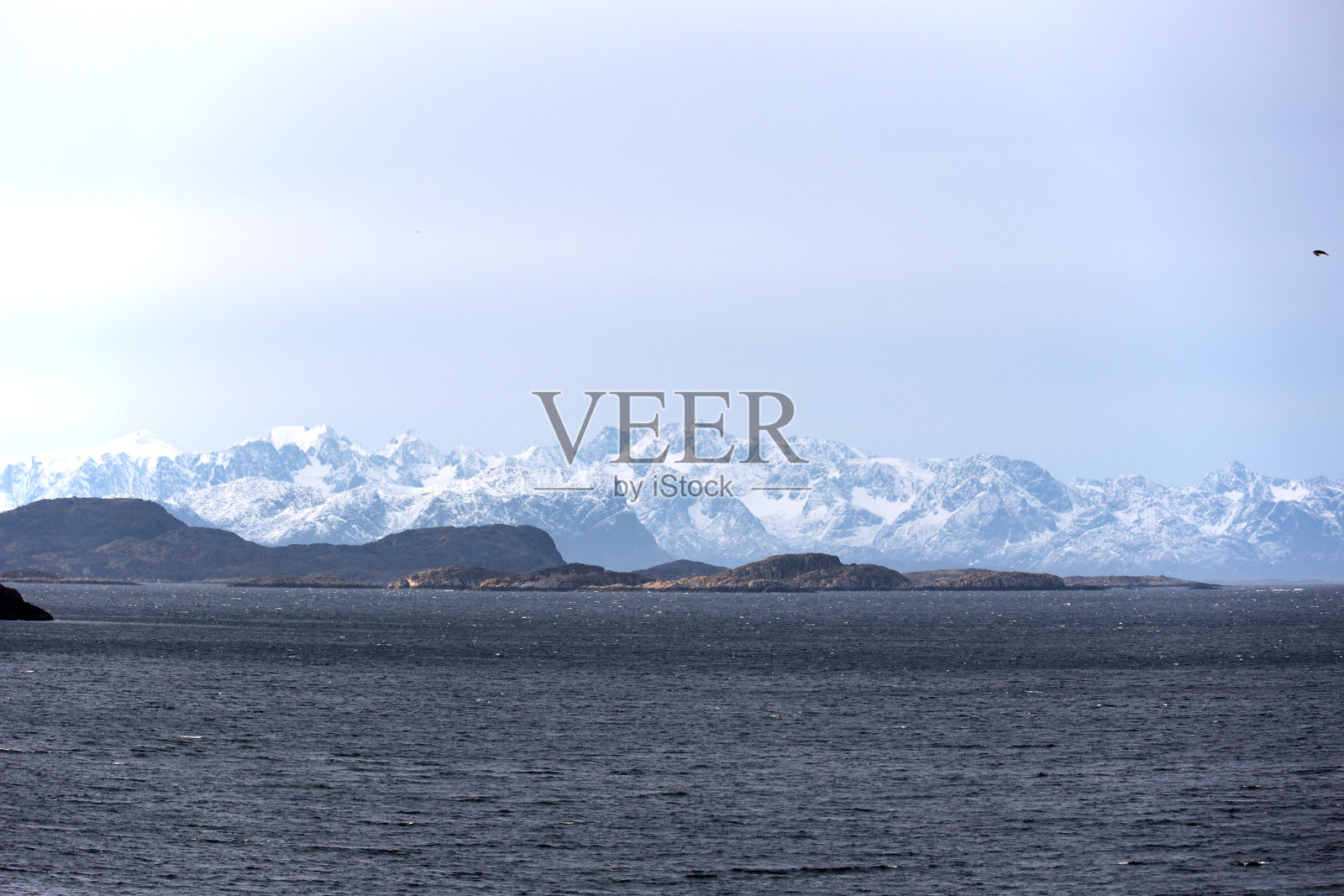 从丹麦格陵兰岛的西西米特小镇上看到的山景照片摄影图片