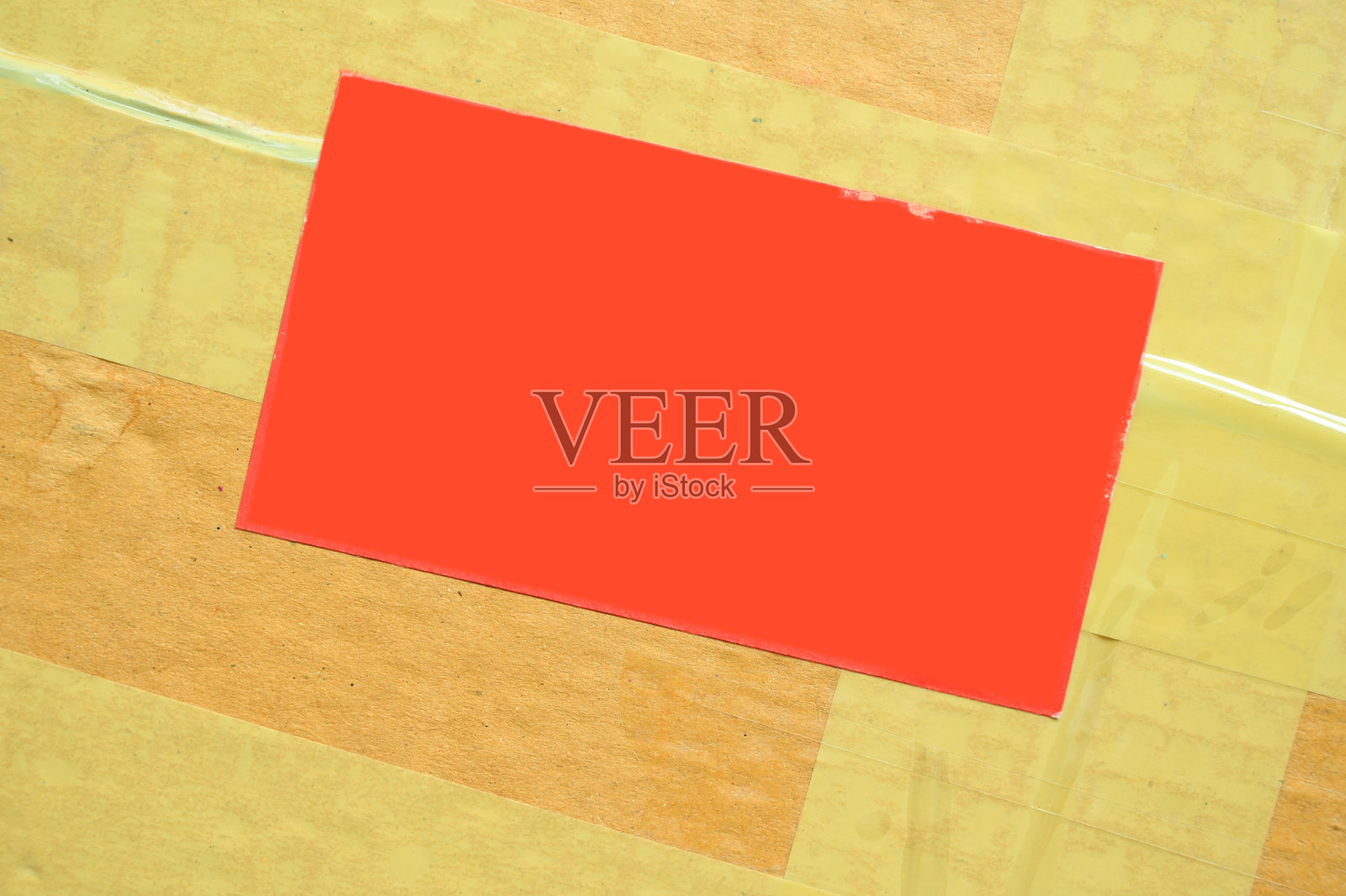 有警告标志的棕色盒子包装照片摄影图片