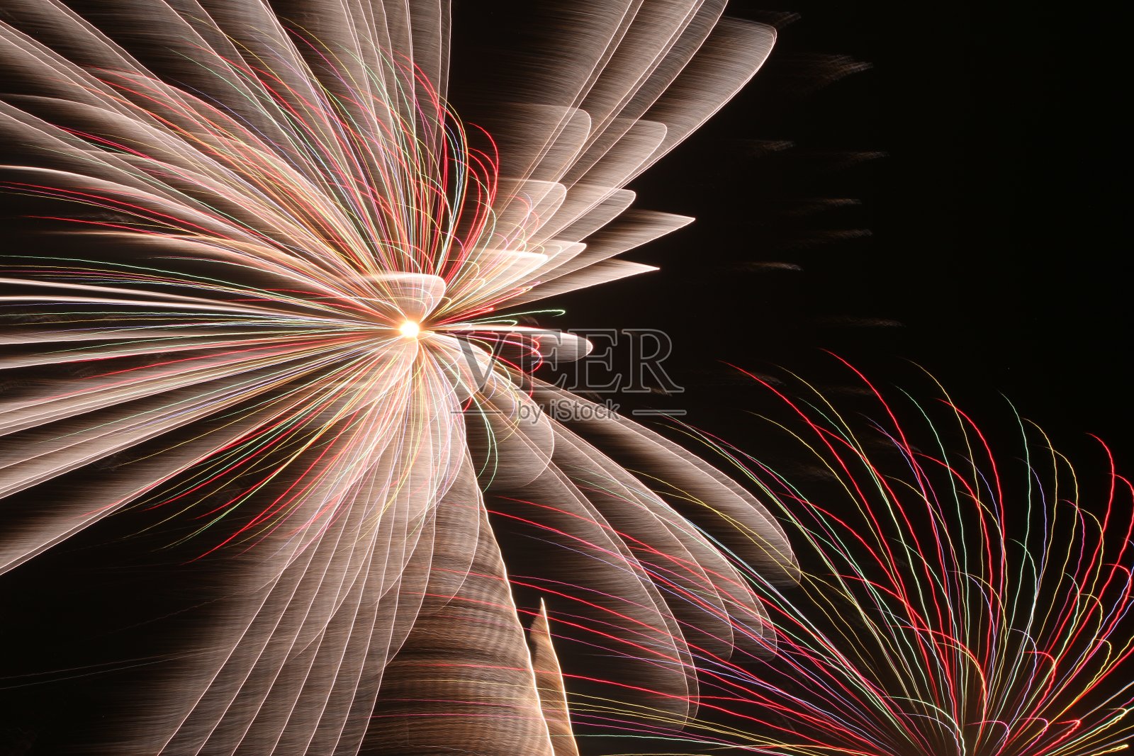 近距离观看日本烟花照片摄影图片