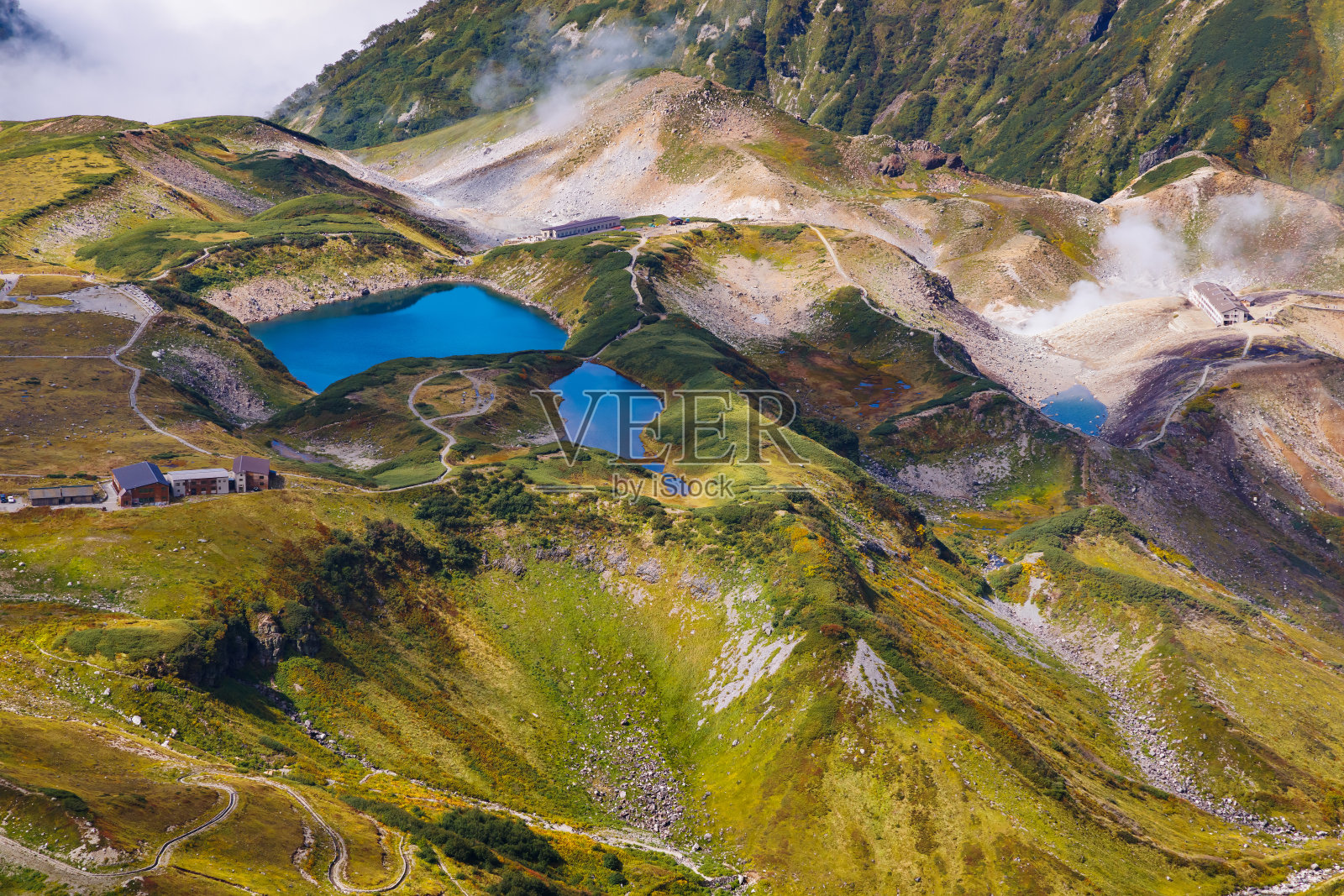早秋的富山县幕罗道风景，立山黑袍高山路线照片摄影图片