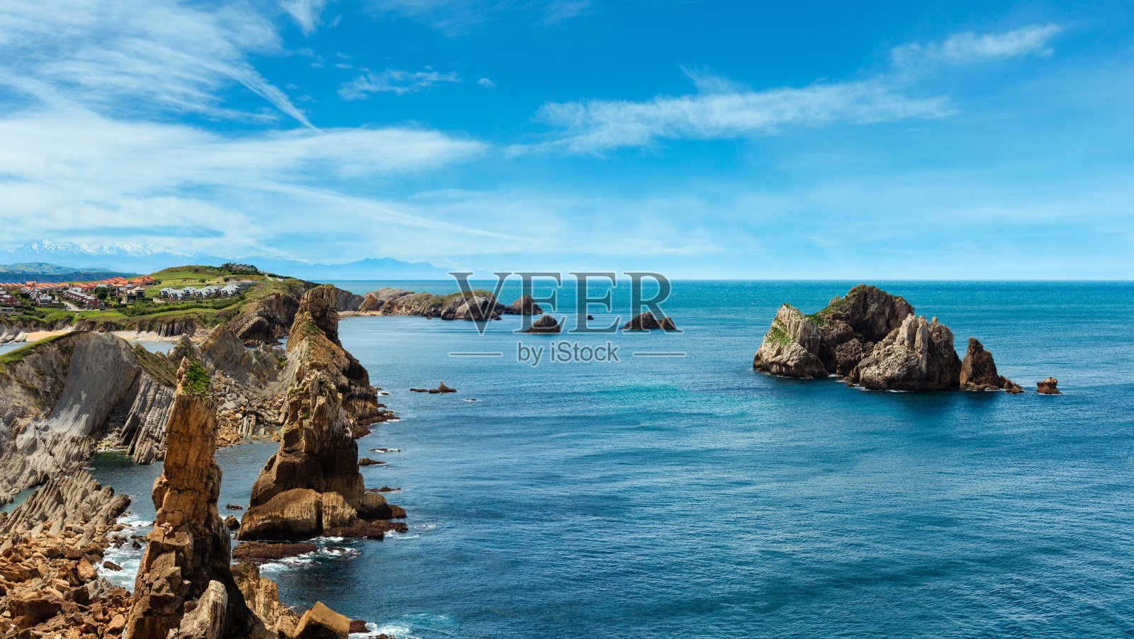 大西洋海岸线景观。照片摄影图片