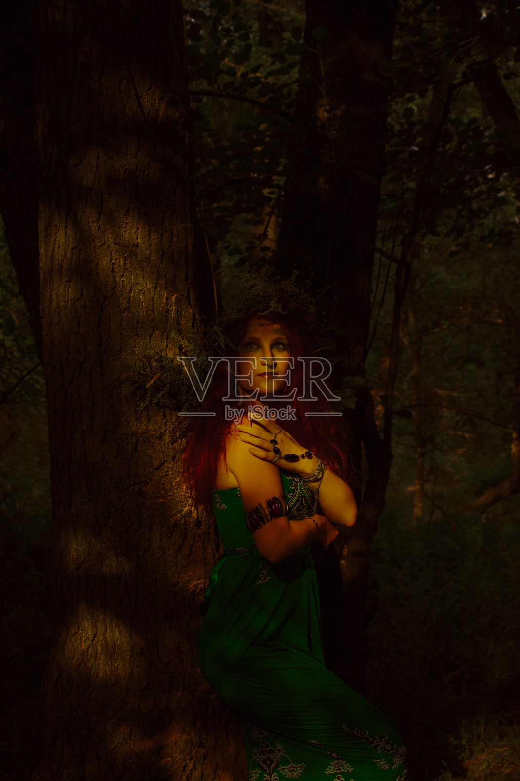 森林女王照片摄影图片