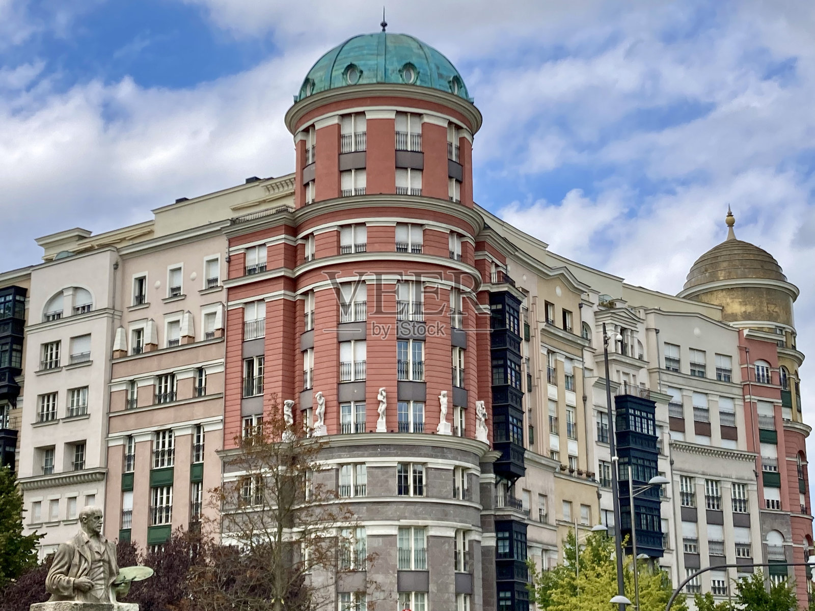 西班牙——毕尔巴鄂——建筑中心照片摄影图片