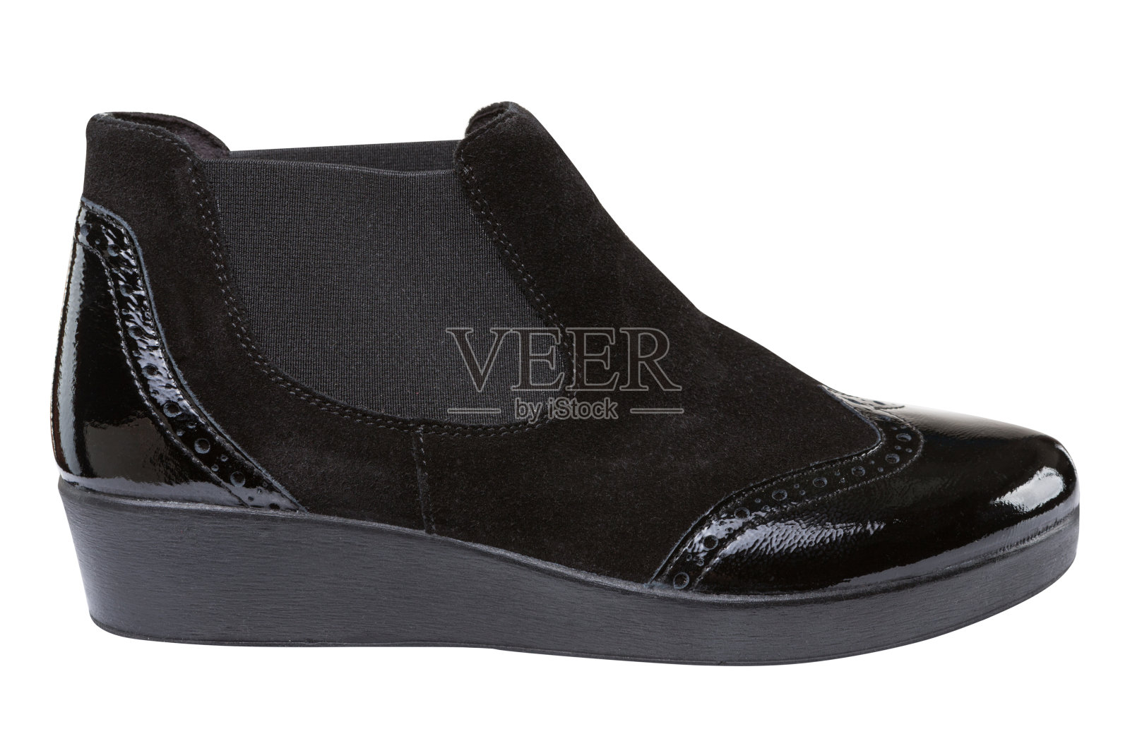 女式秋季黑色休闲靴，白色底色照片摄影图片