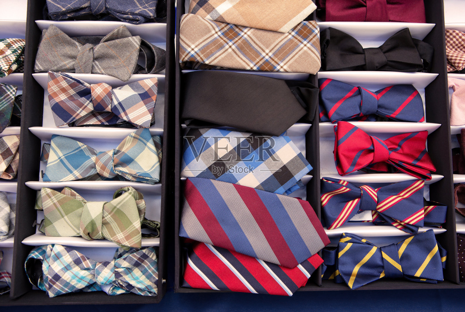 在当地户外市场买领结和领结照片摄影图片