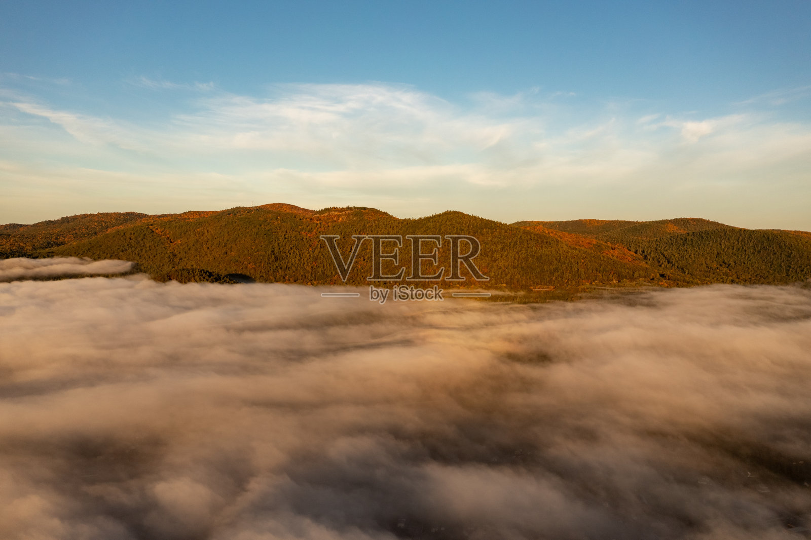 黎明——纽约乔治湖照片摄影图片