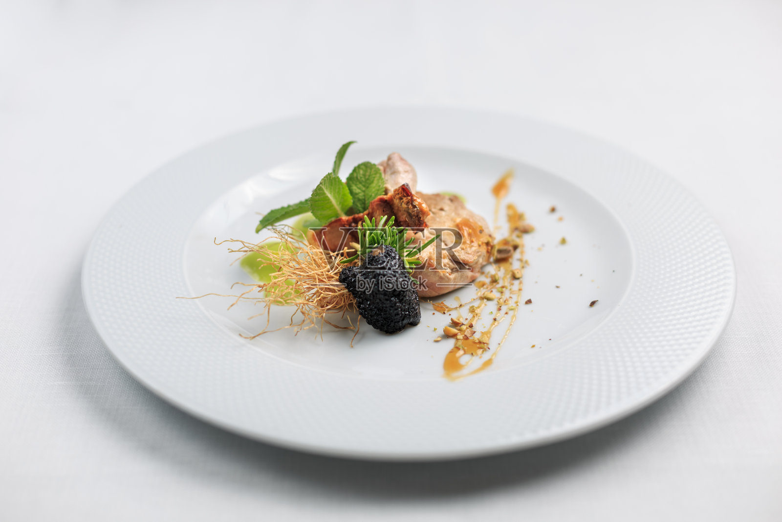 肉馅黑松露美食，意大利美食照片摄影图片