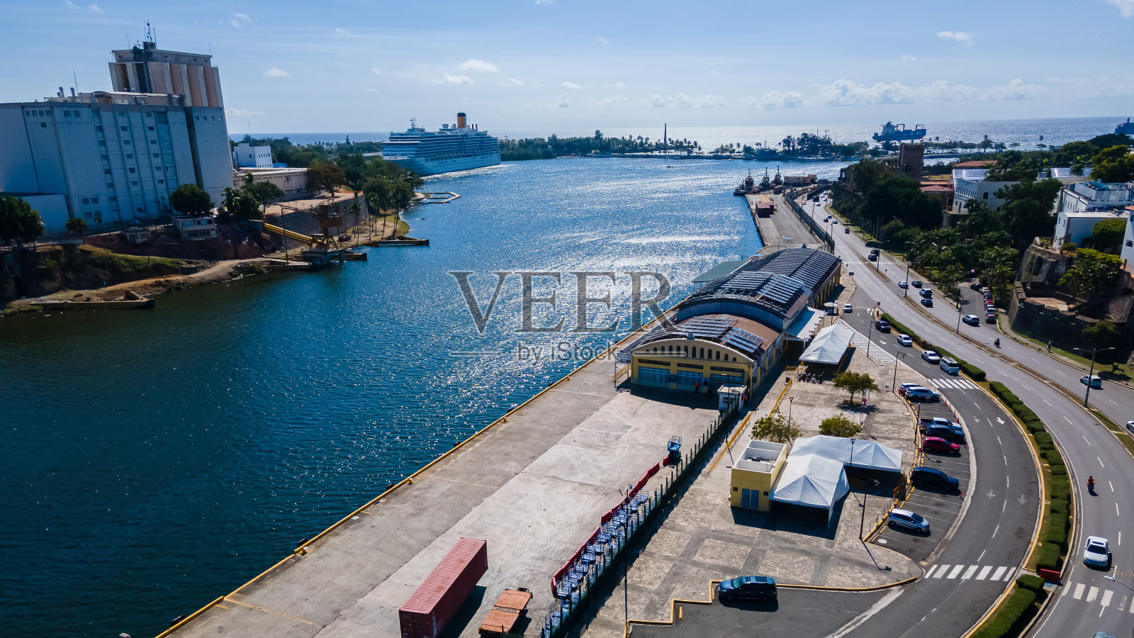 美丽的鸟瞰图,圣多明各,它的建筑和加勒比海,在多米尼加共和国