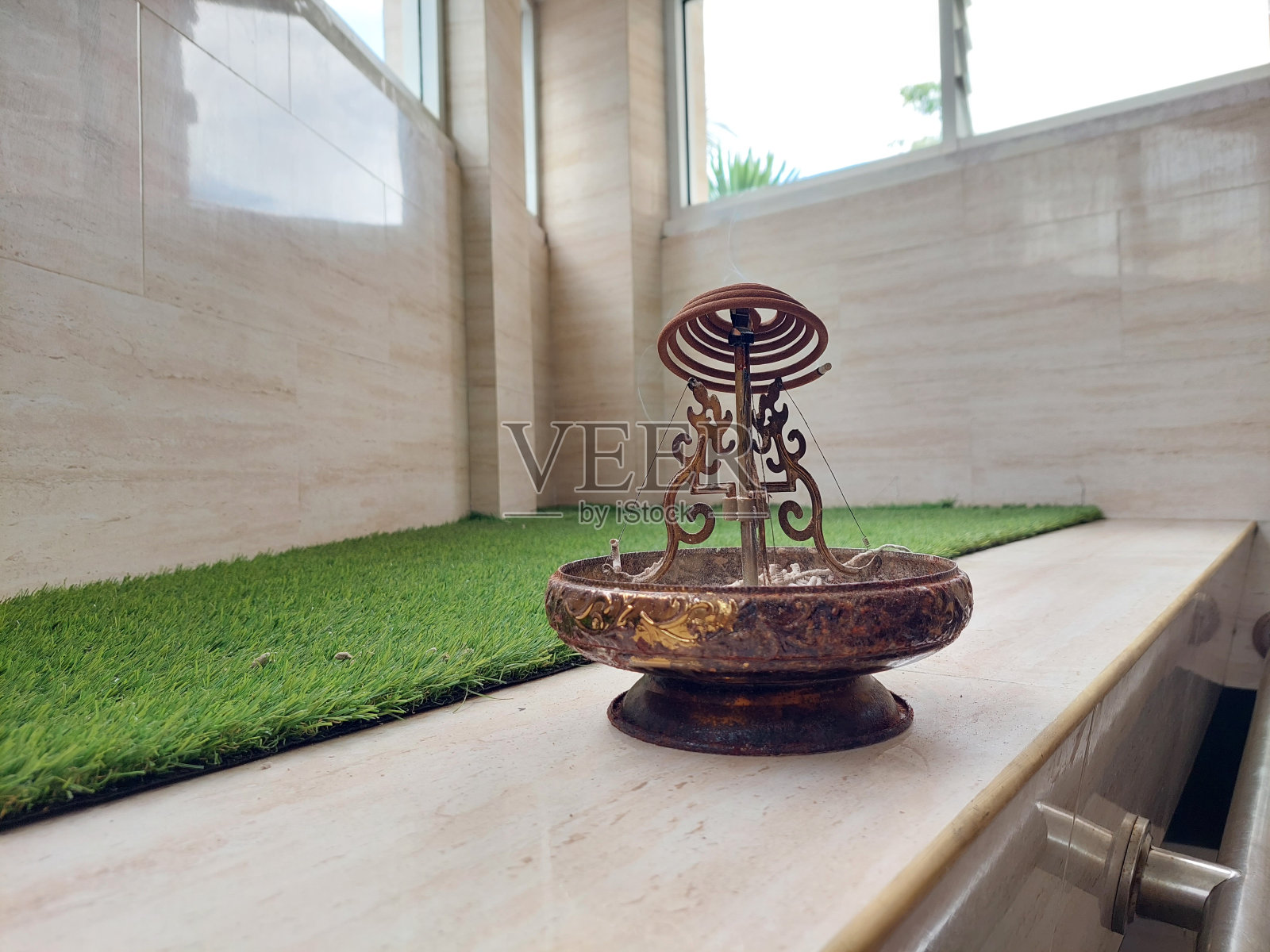 金属香座照片摄影图片