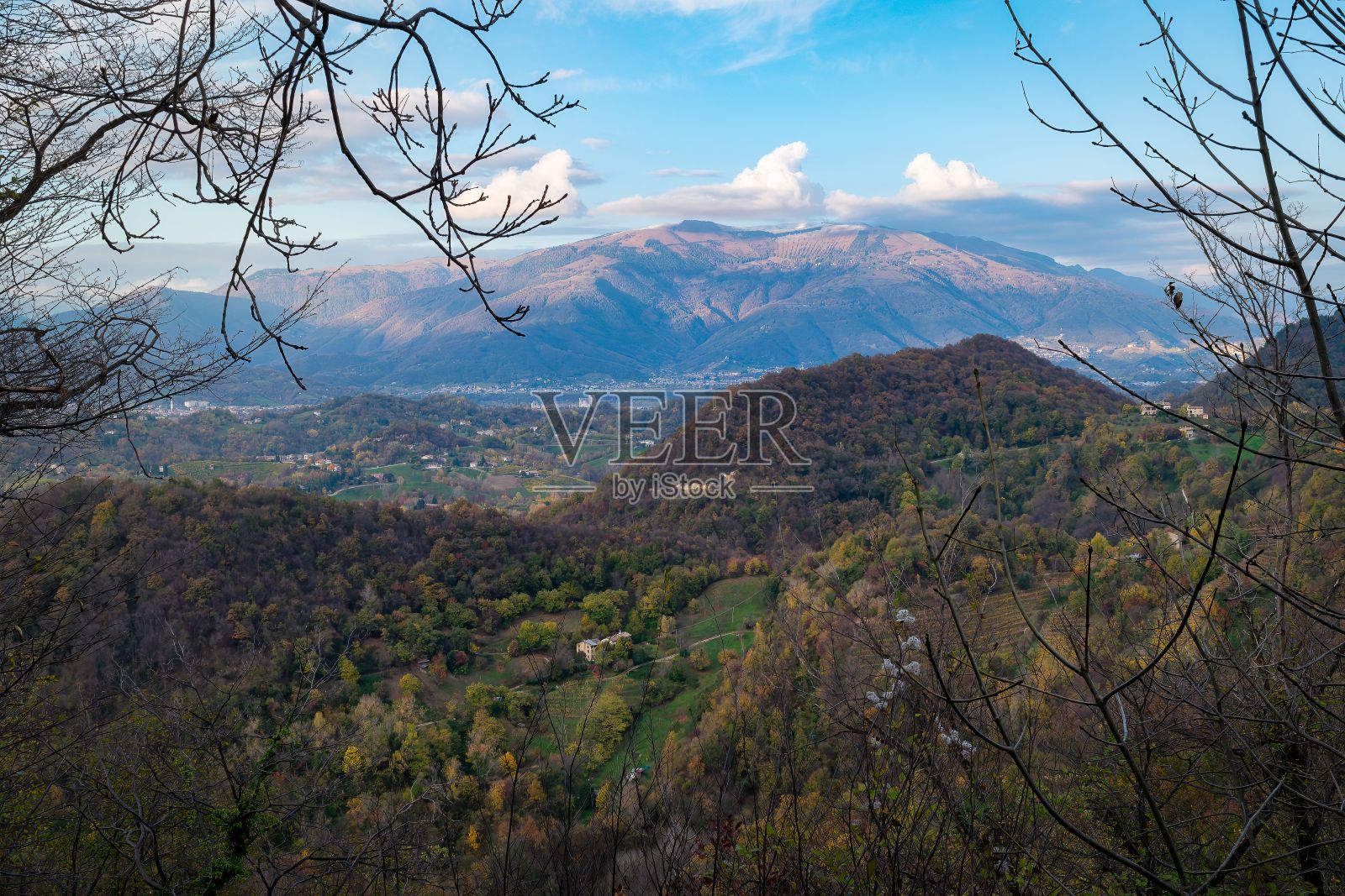 意大利森林山脉的美丽照片照片摄影图片