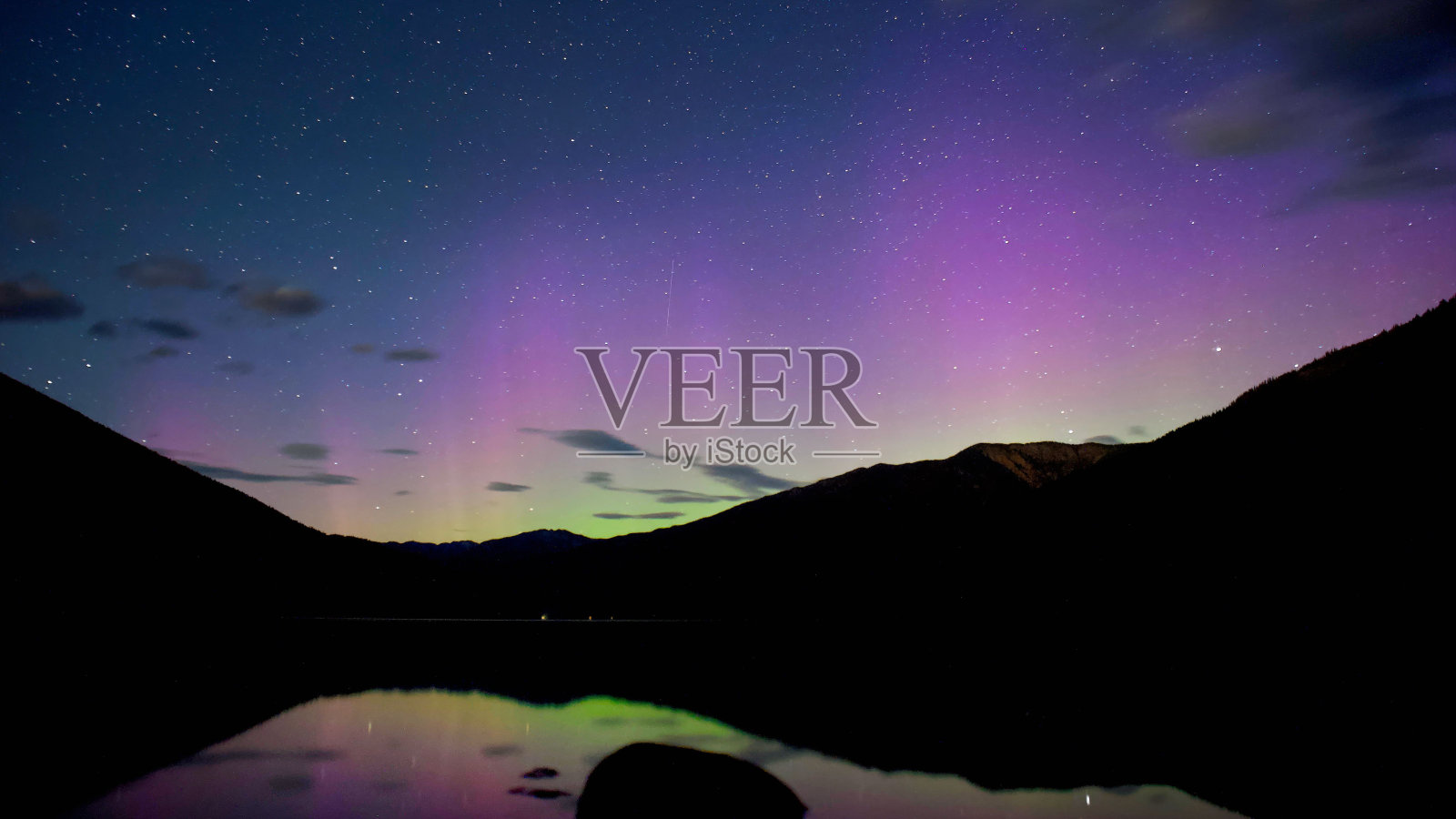 Revelstoke的北极光照片摄影图片