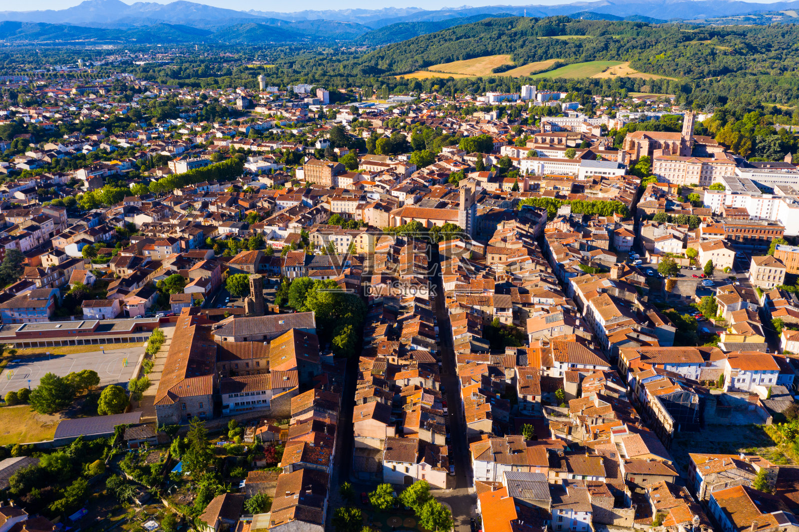 帕米尔城市景观与建筑，位于法国阿列日河照片摄影图片