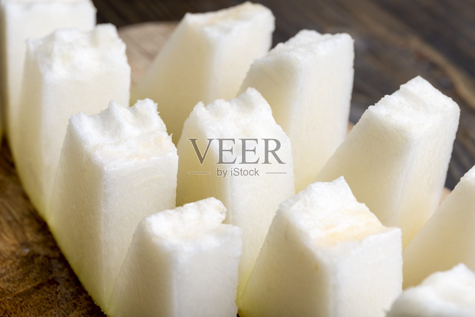 切成片的熟瓜，特写照片摄影图片