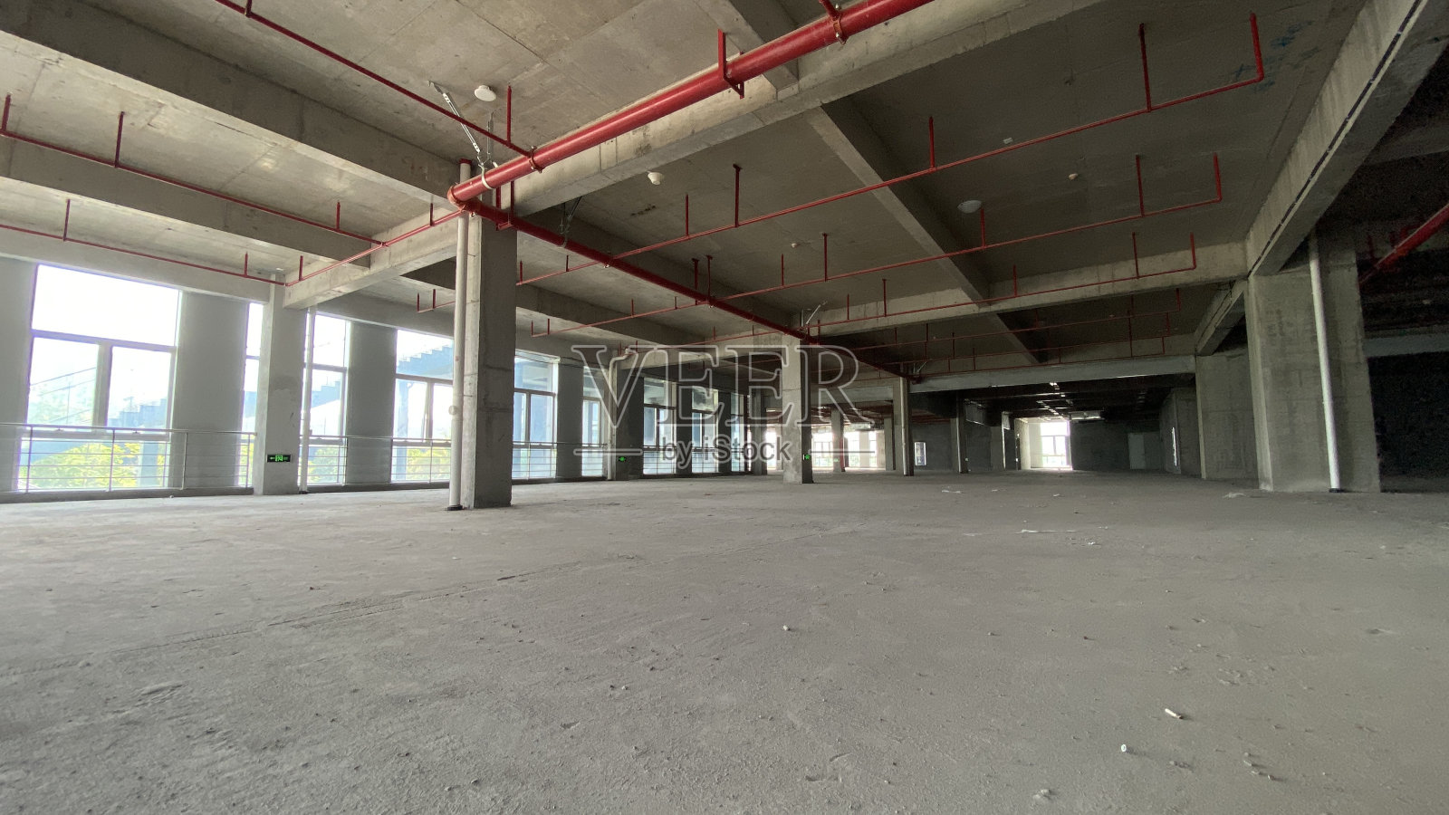 未完工的办公楼照片摄影图片