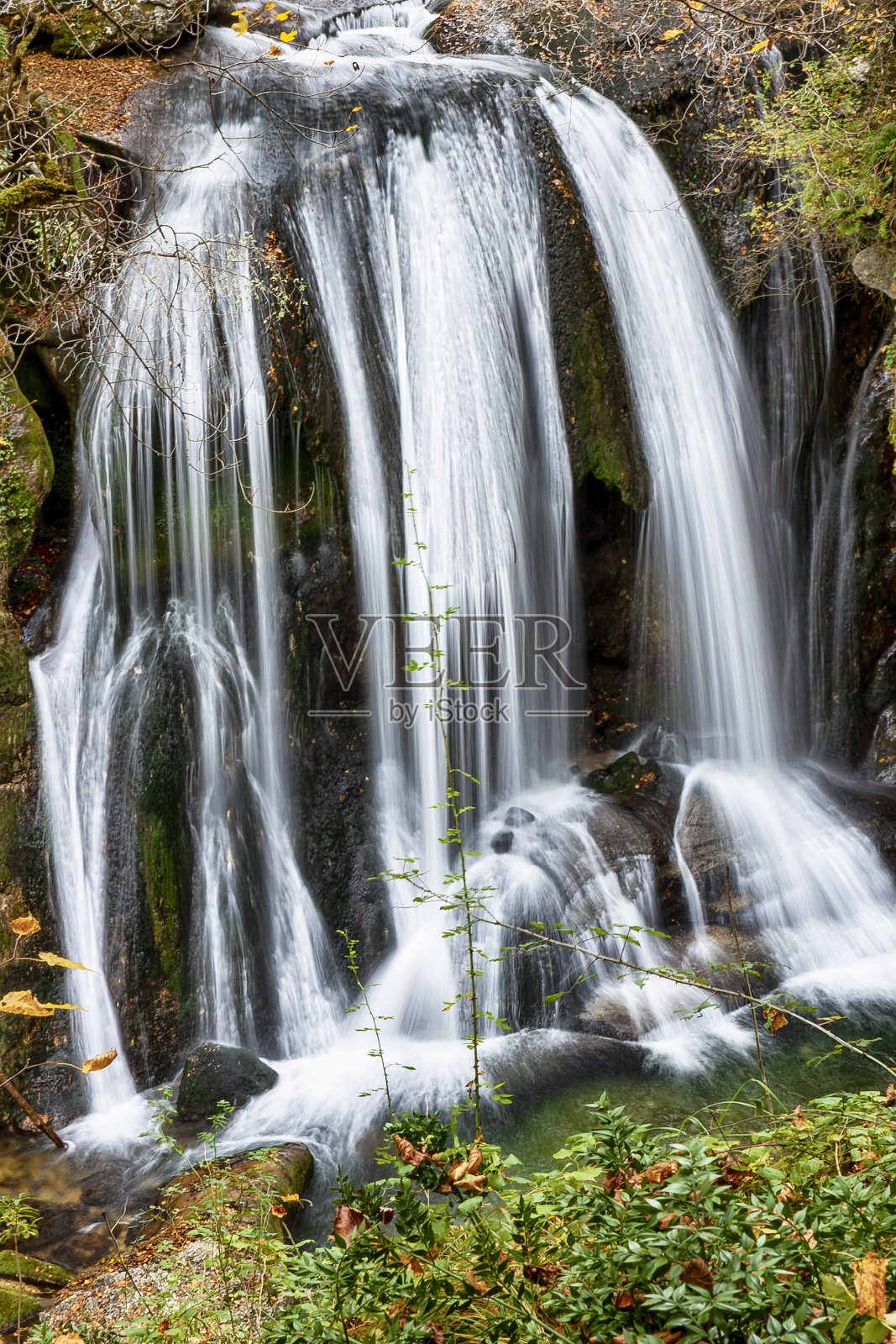 萨森尼奇，Furon，法国11 2021照片长曝光的Furon的电流照片摄影图片