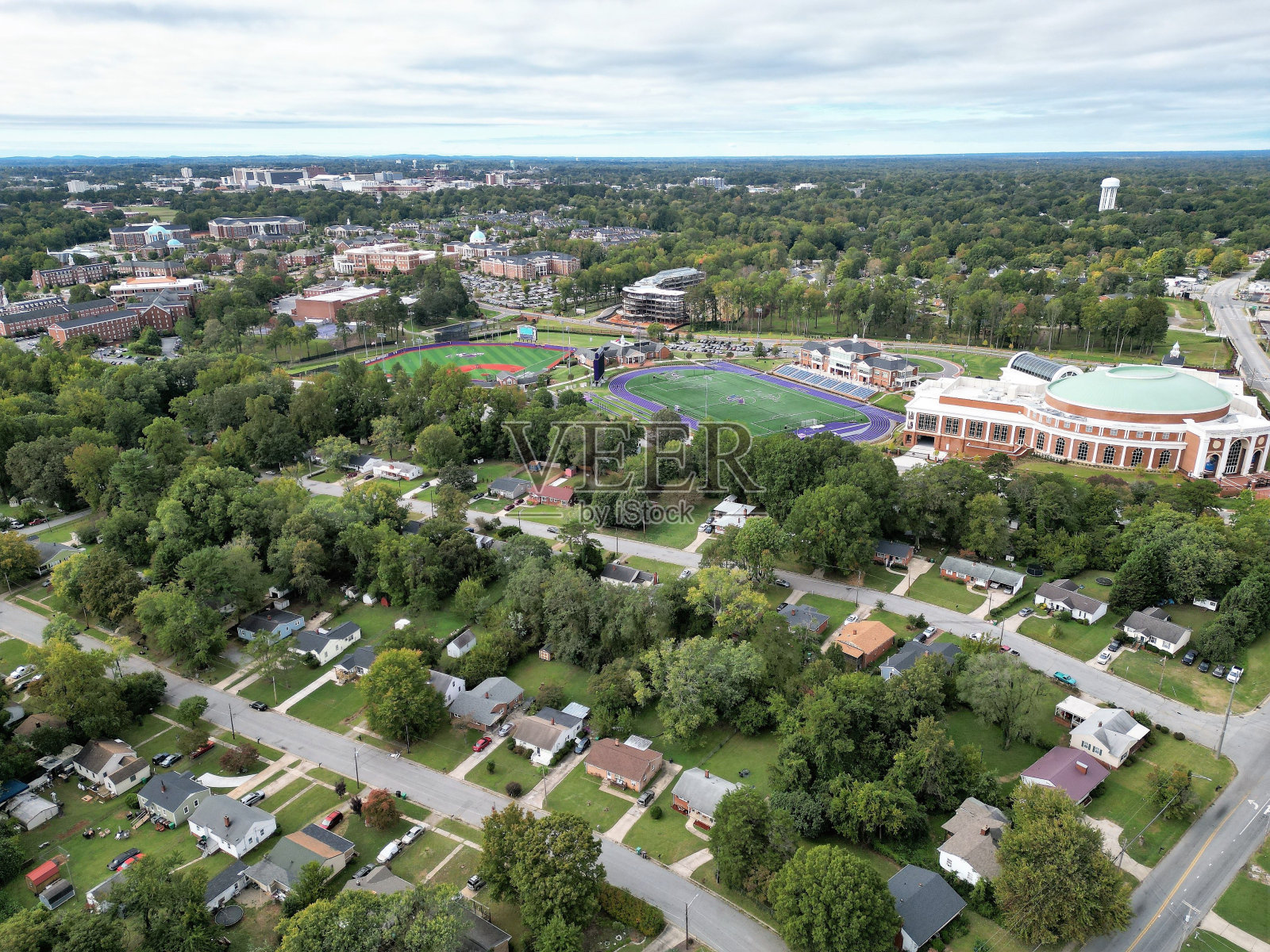 北卡罗莱纳州高地大学的鸟瞰图和城市景观照片摄影图片