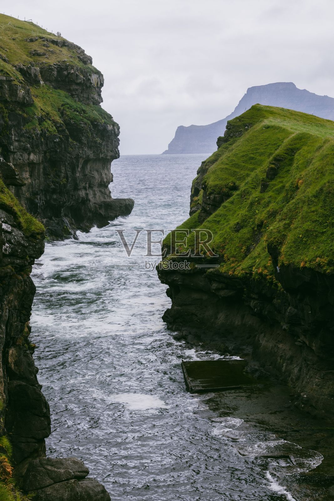 埃斯图罗伊岛上的Gjojv村照片摄影图片
