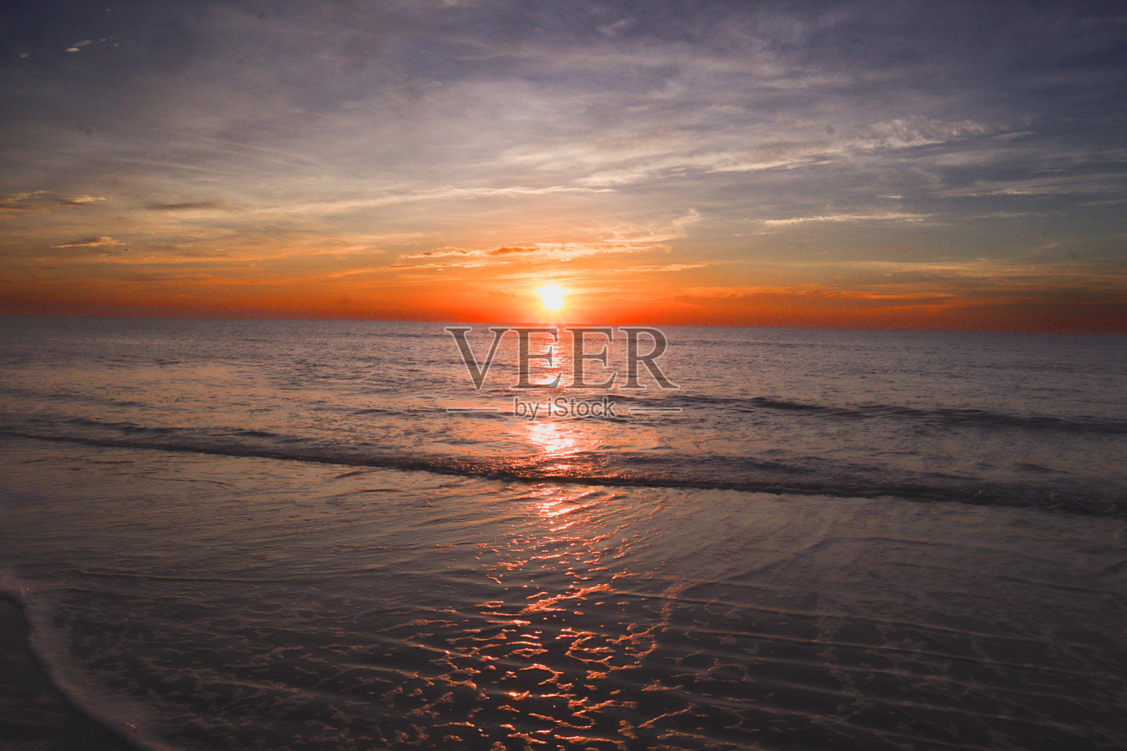 太阳的光线触摸日出照片摄影图片